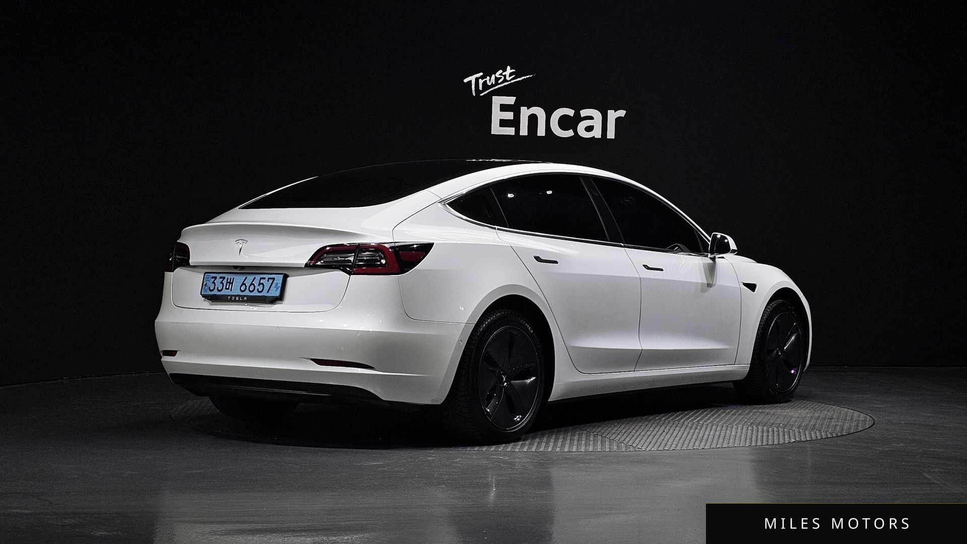 Tesla Model 3 2020 — миниатюра 2