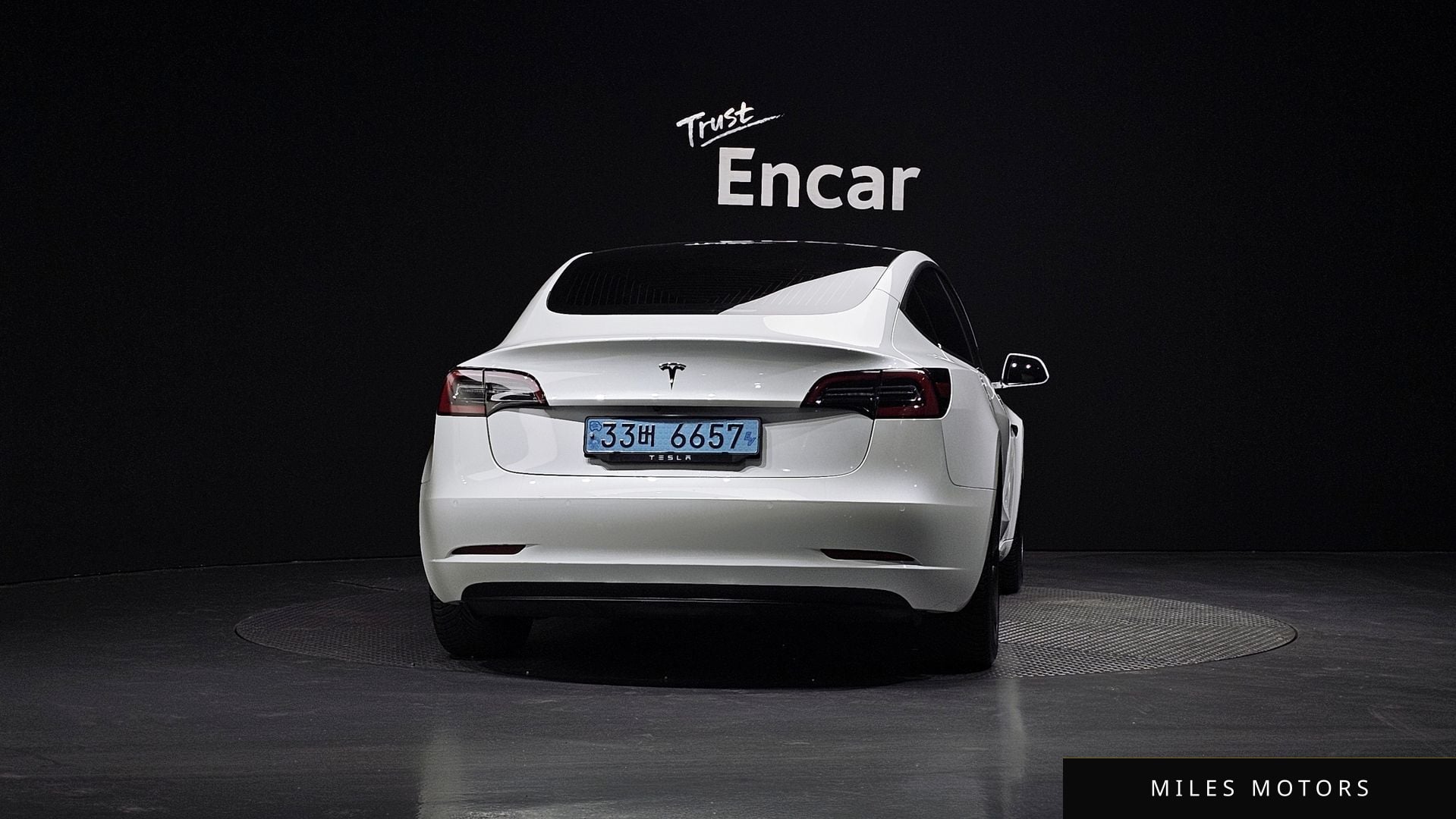 Tesla Model 3 2020 — миниатюра 4