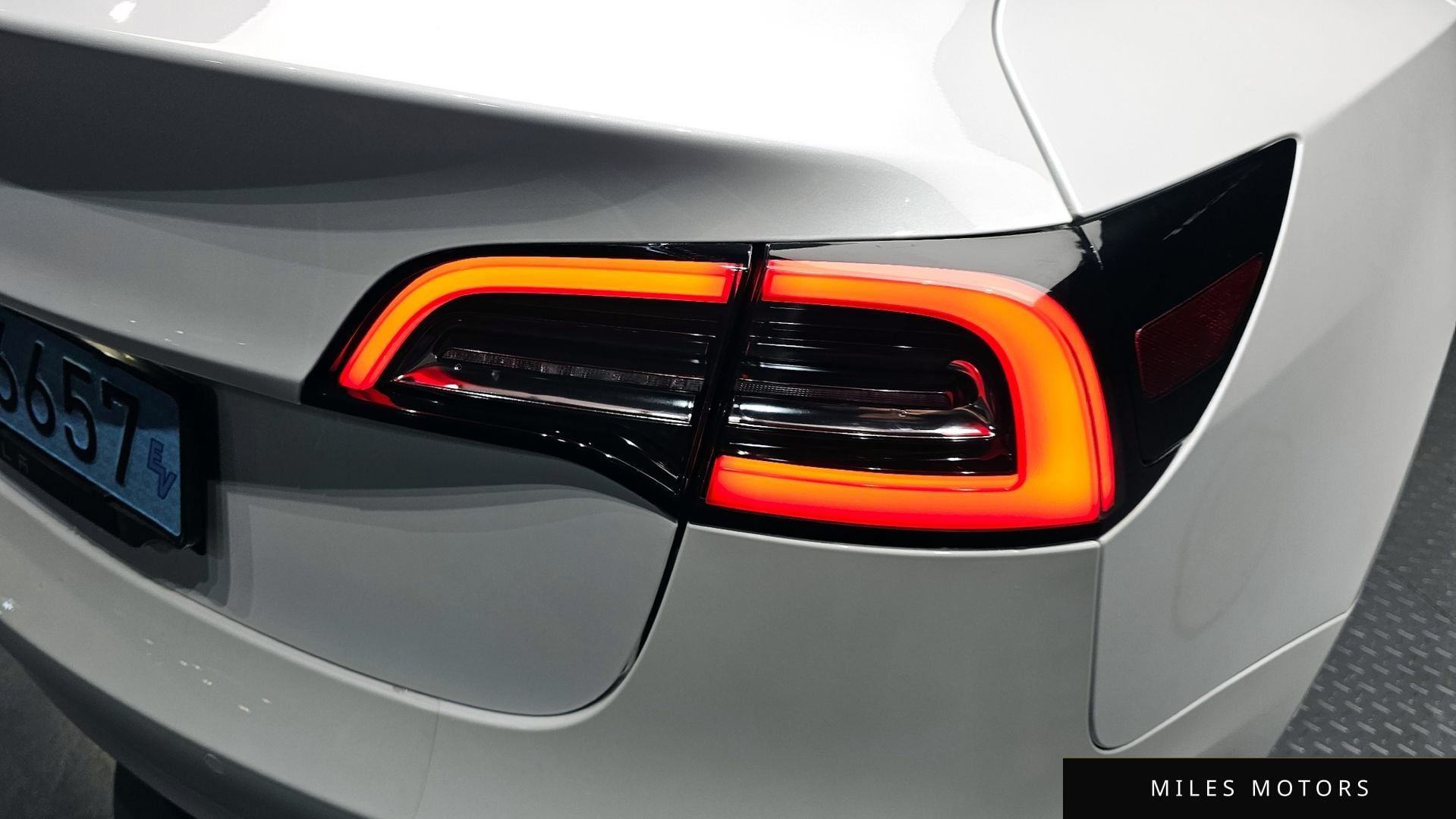 Tesla Model 3 2020 — миниатюра 9