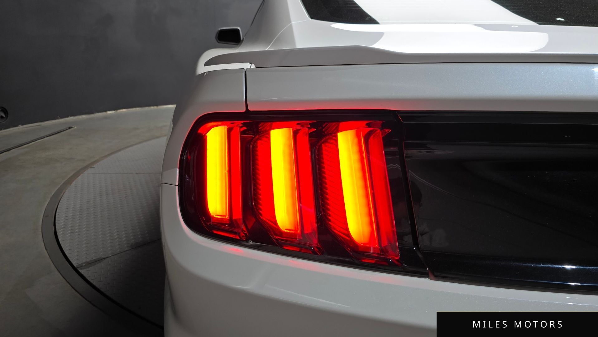 Ford Mustang 2017 — миниатюра 9