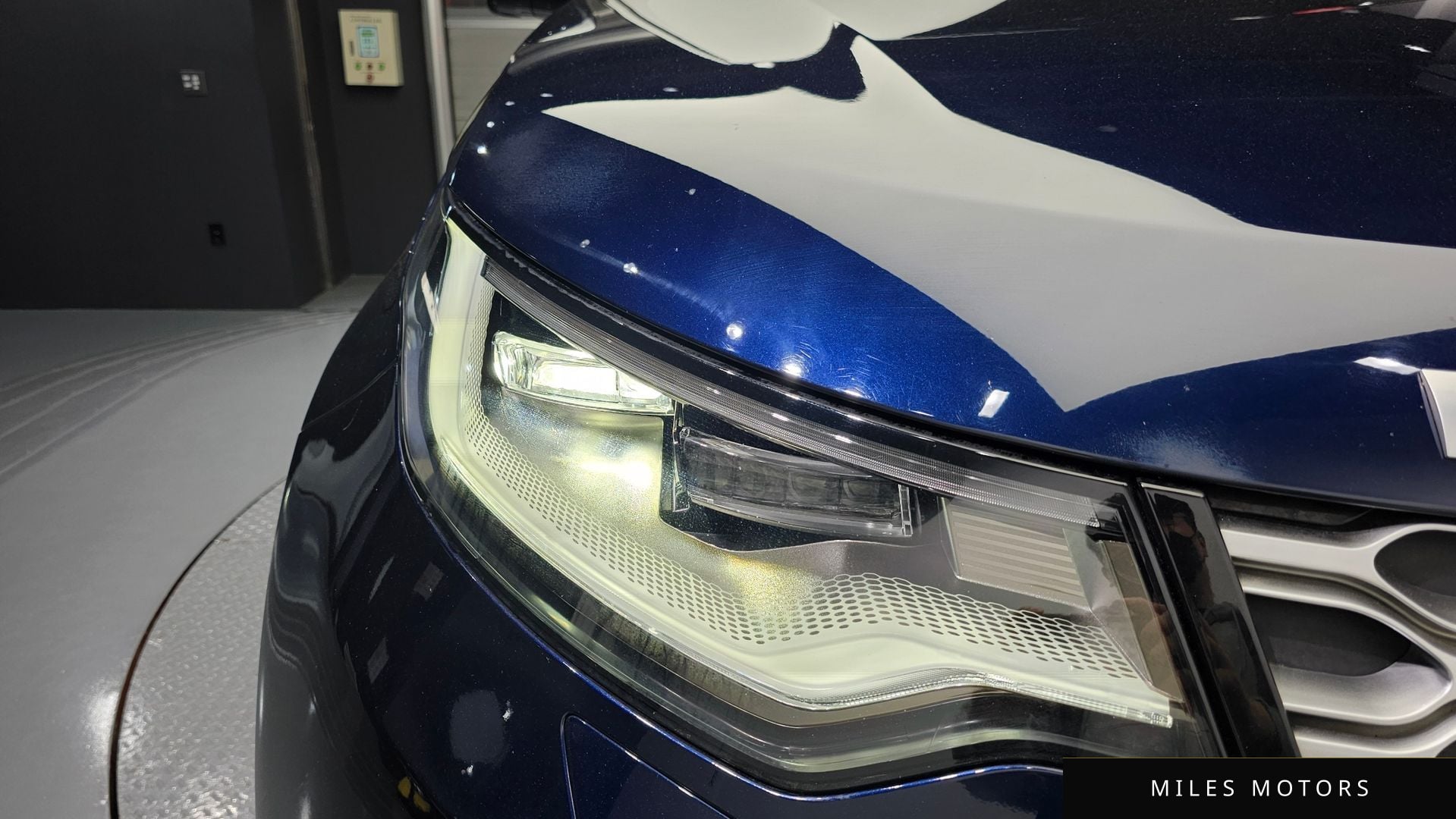 Land Rover Discovery 2022 — миниатюра 8