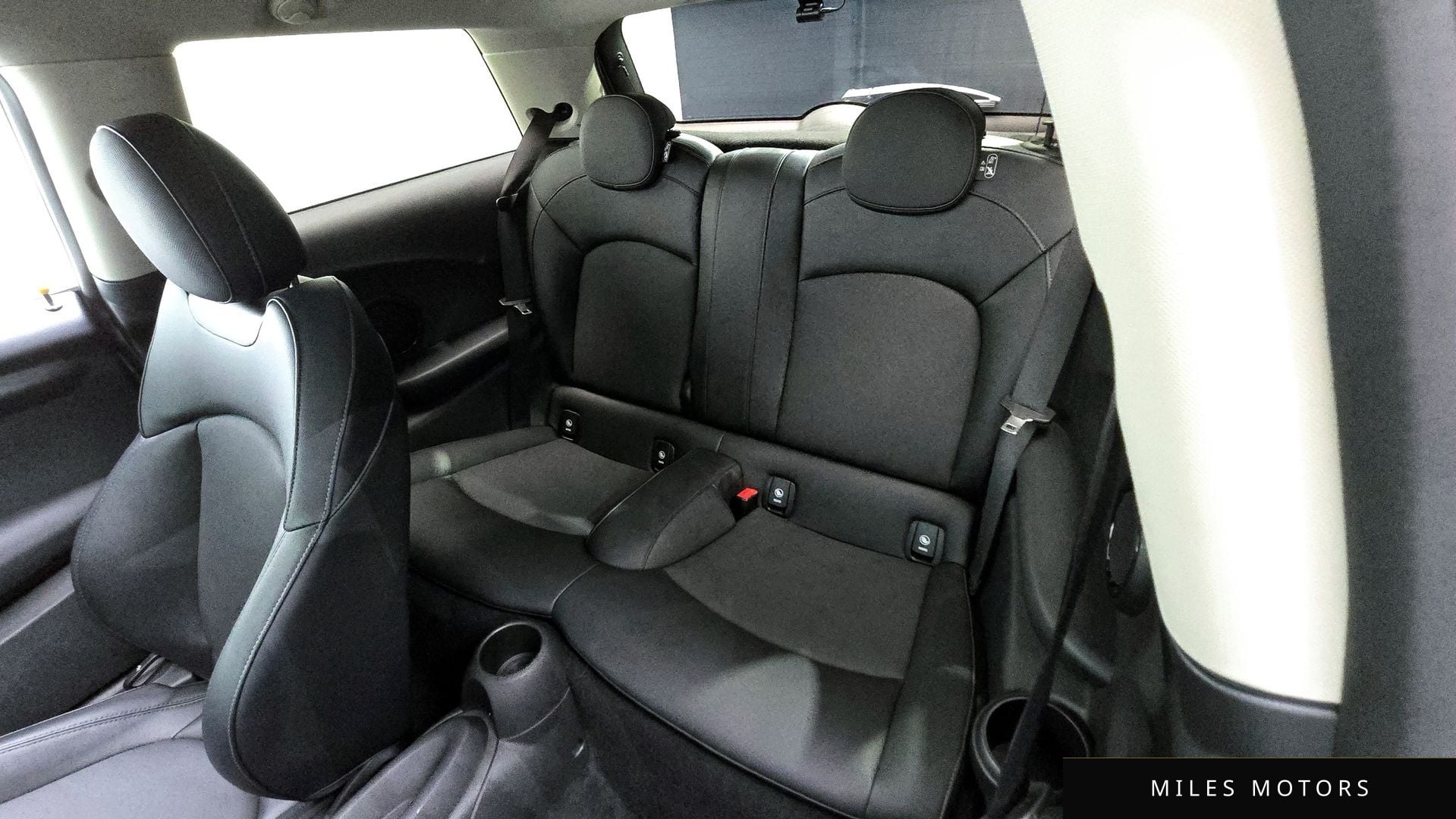 MINI Cooper D 2018 — миниатюра 12