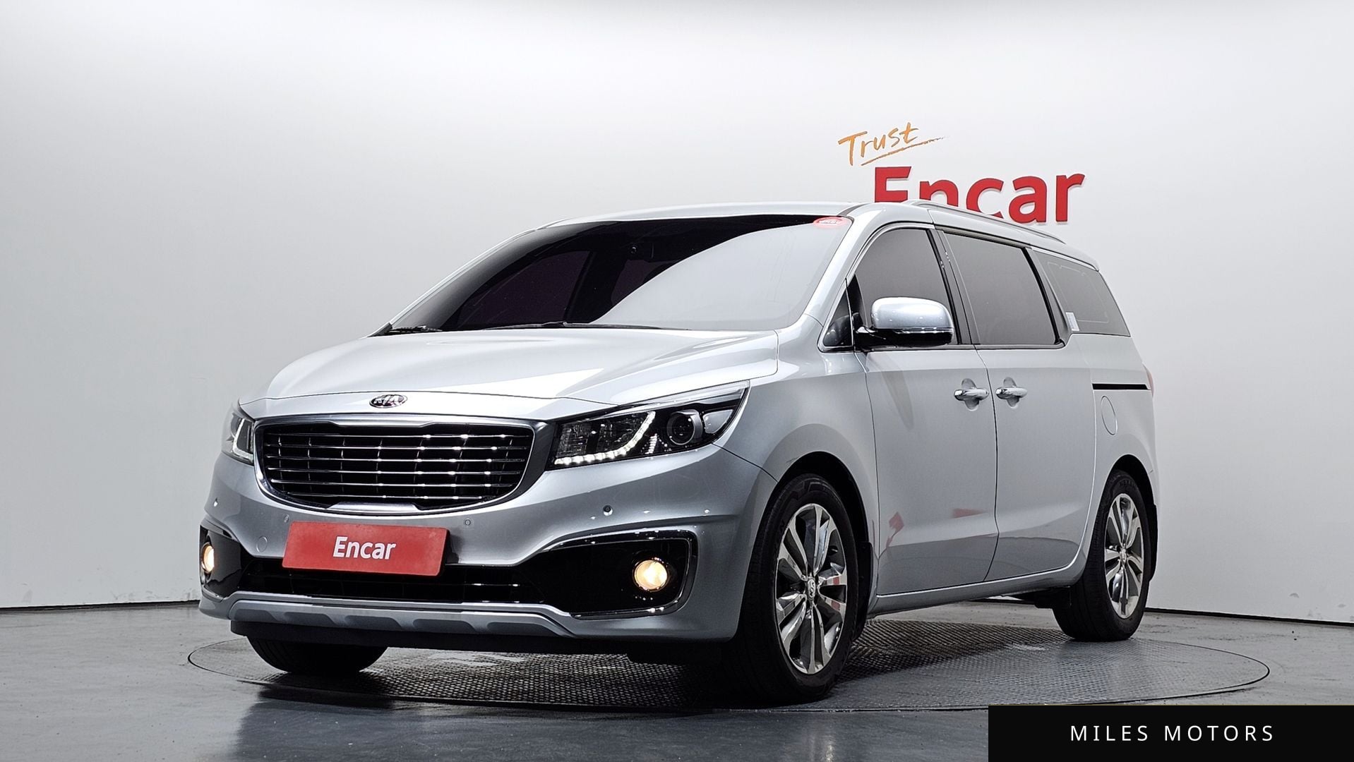 Kia Canival 2017 — фото 1 из 12