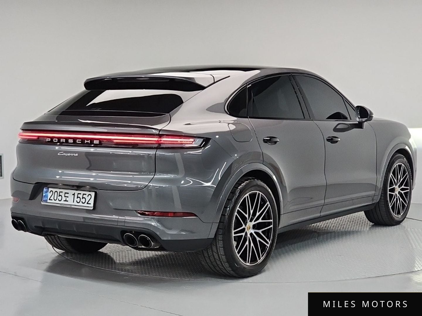 Porsche Cayenne 2024 — миниатюра 3