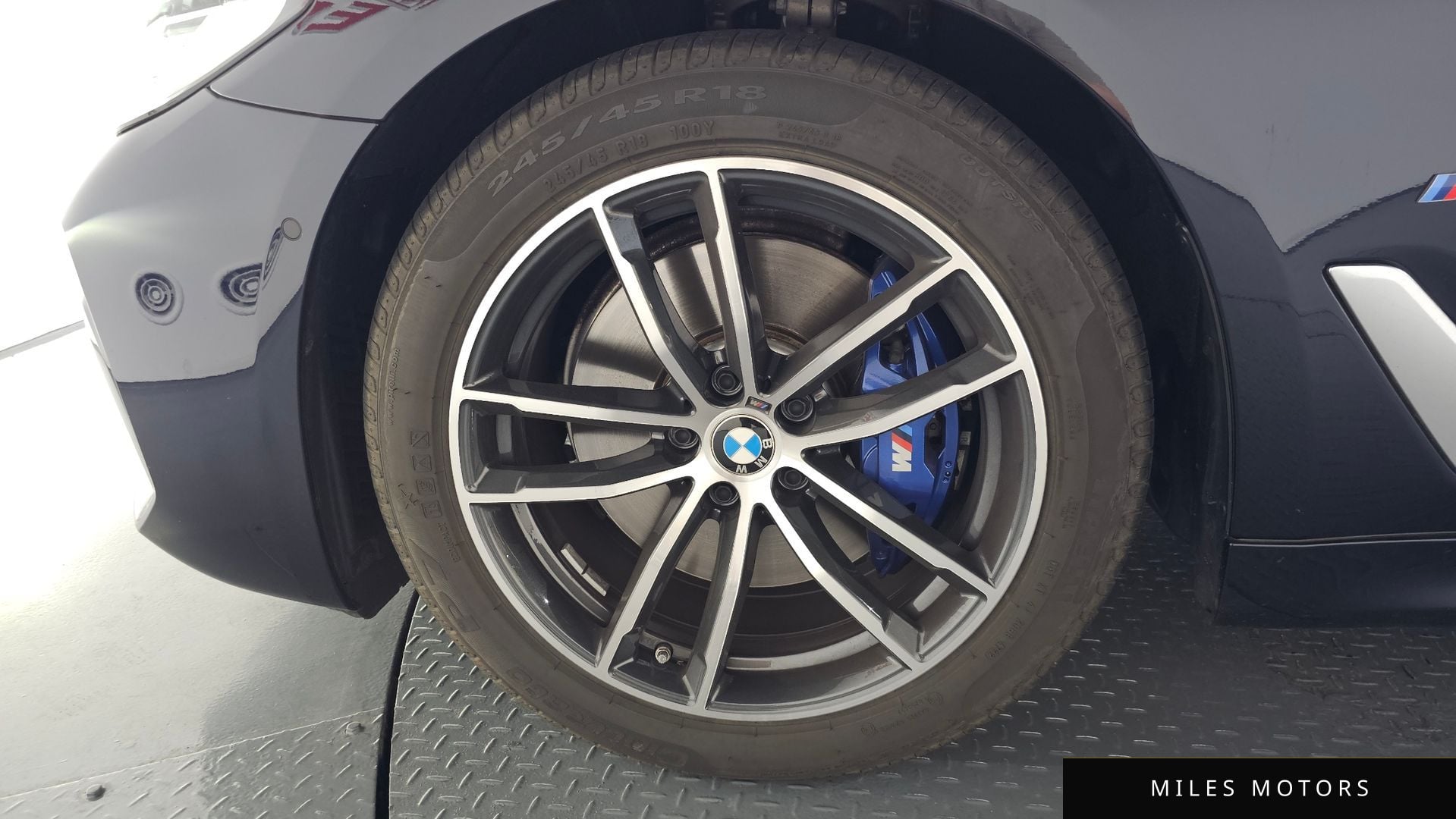 BMW 5 Series (G30) 2023 — миниатюра 6