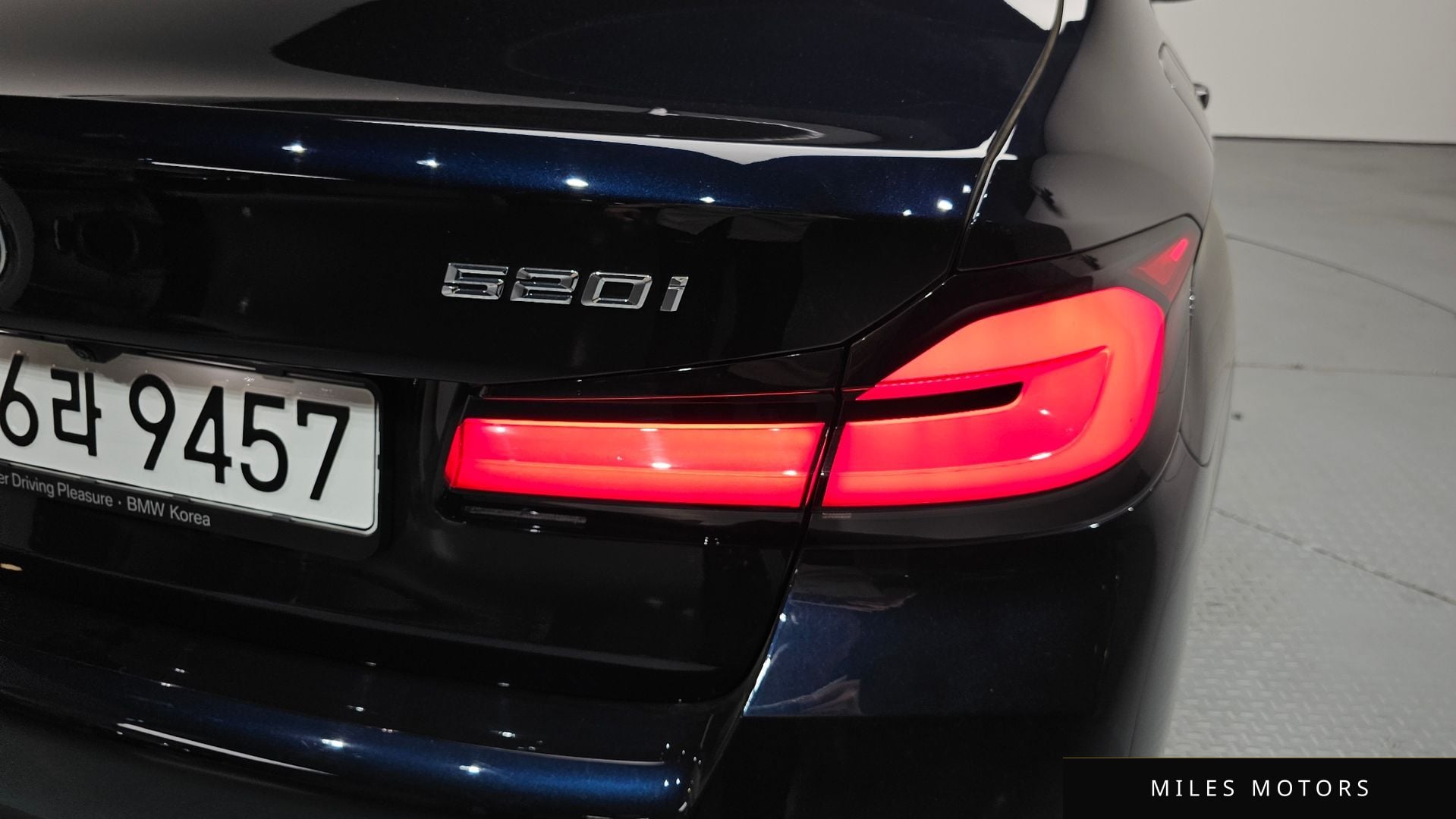 BMW 5 Series (G30) 2023 — миниатюра 8