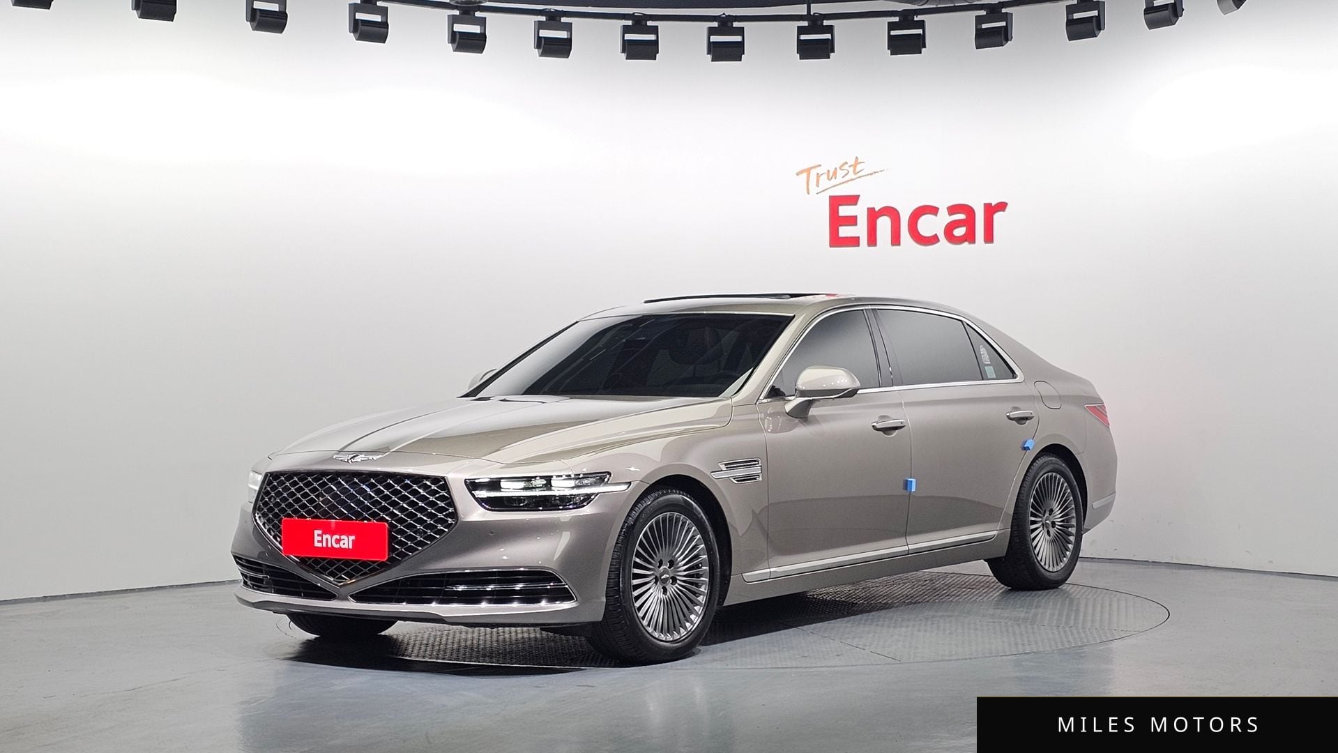 Genesis G90 2021 — фото 1 из 12