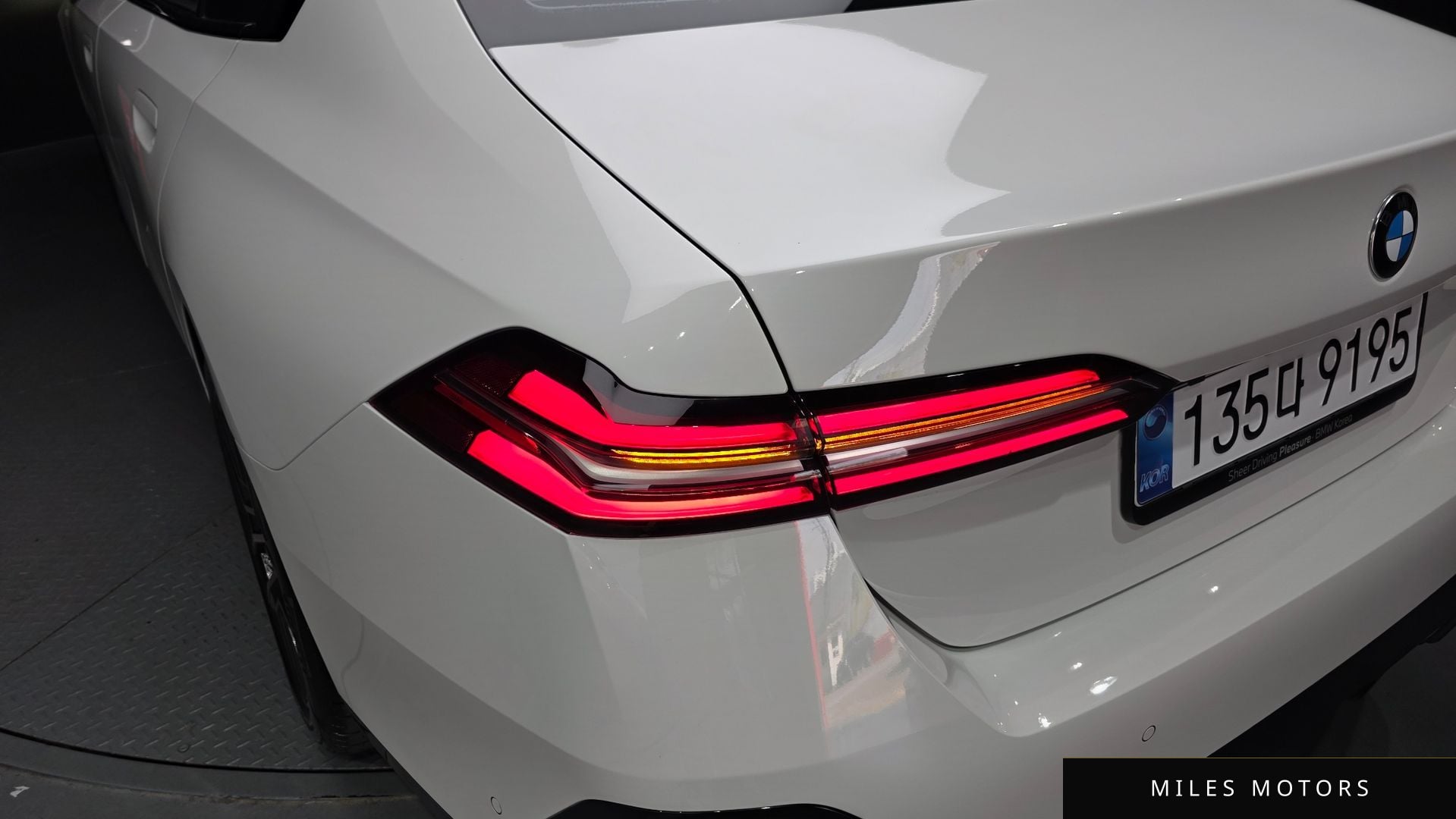 BMW 5 Series (G60) 2025 — миниатюра 9