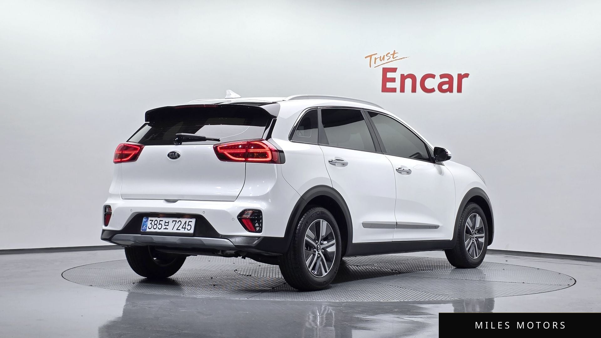 Kia Niro 2021 — фото 1 из 12