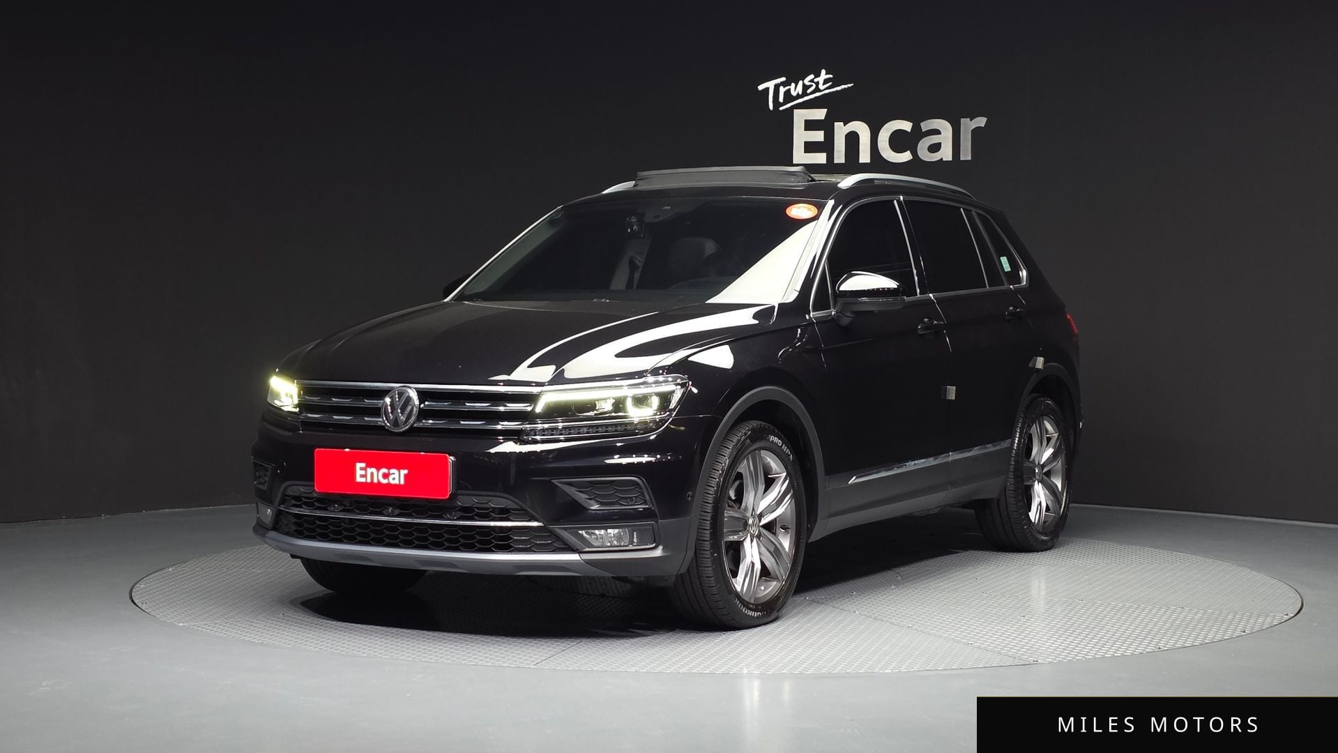 Volkswagen Tiguan 2018 — фото 1 из 12