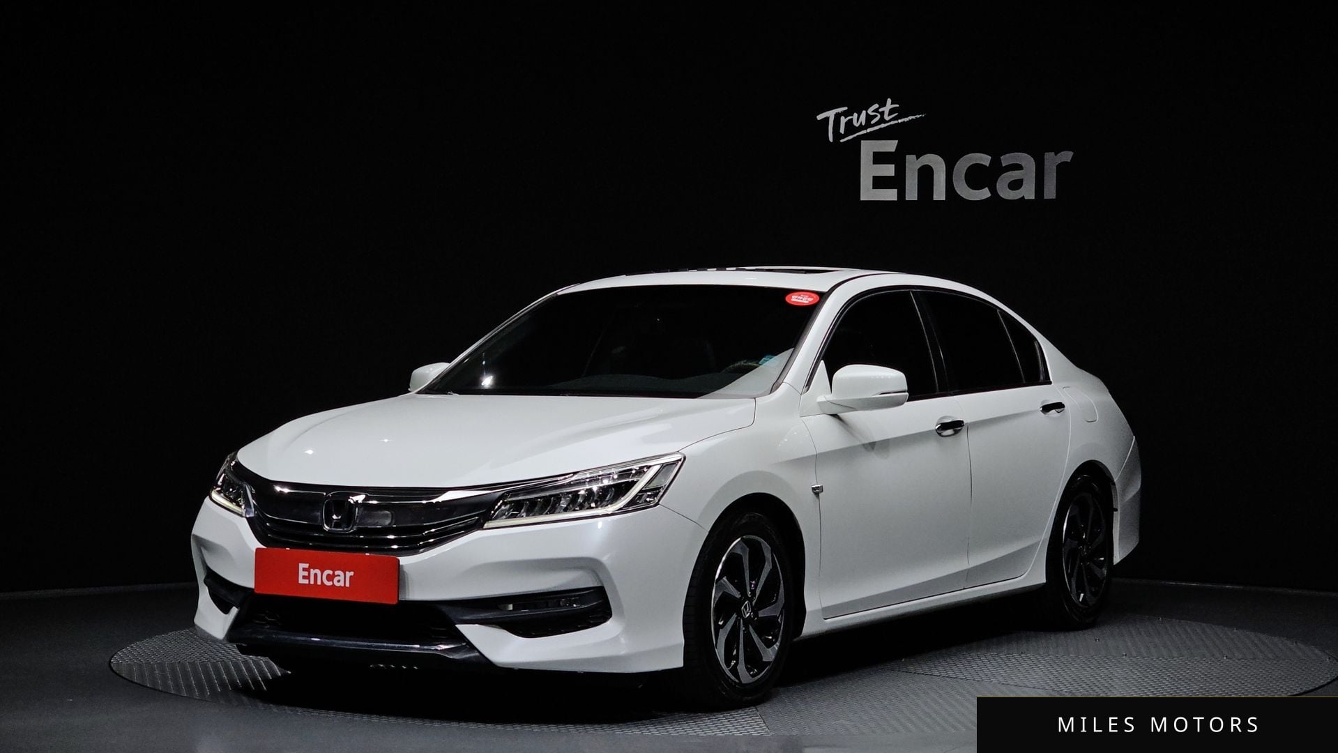 Honda Accord 2017 — фото 1 из 12