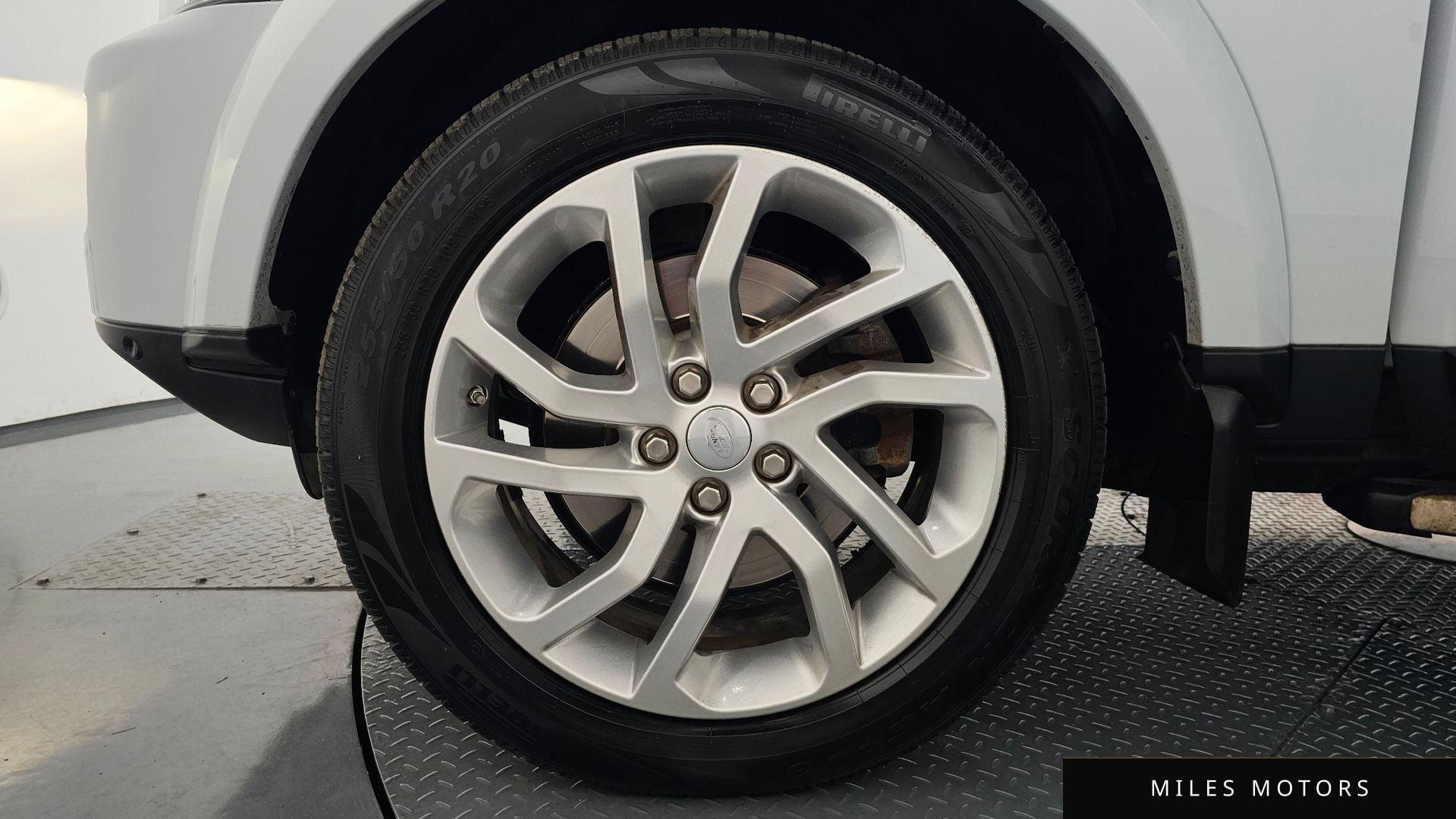 Land Rover Discovery 2016 — миниатюра 5