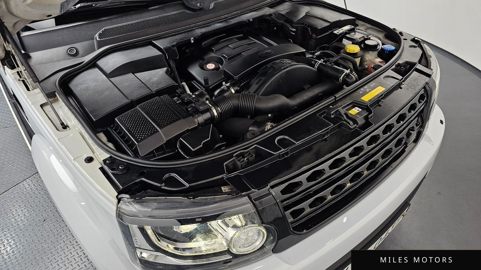 Land Rover Discovery 2016 — миниатюра 6