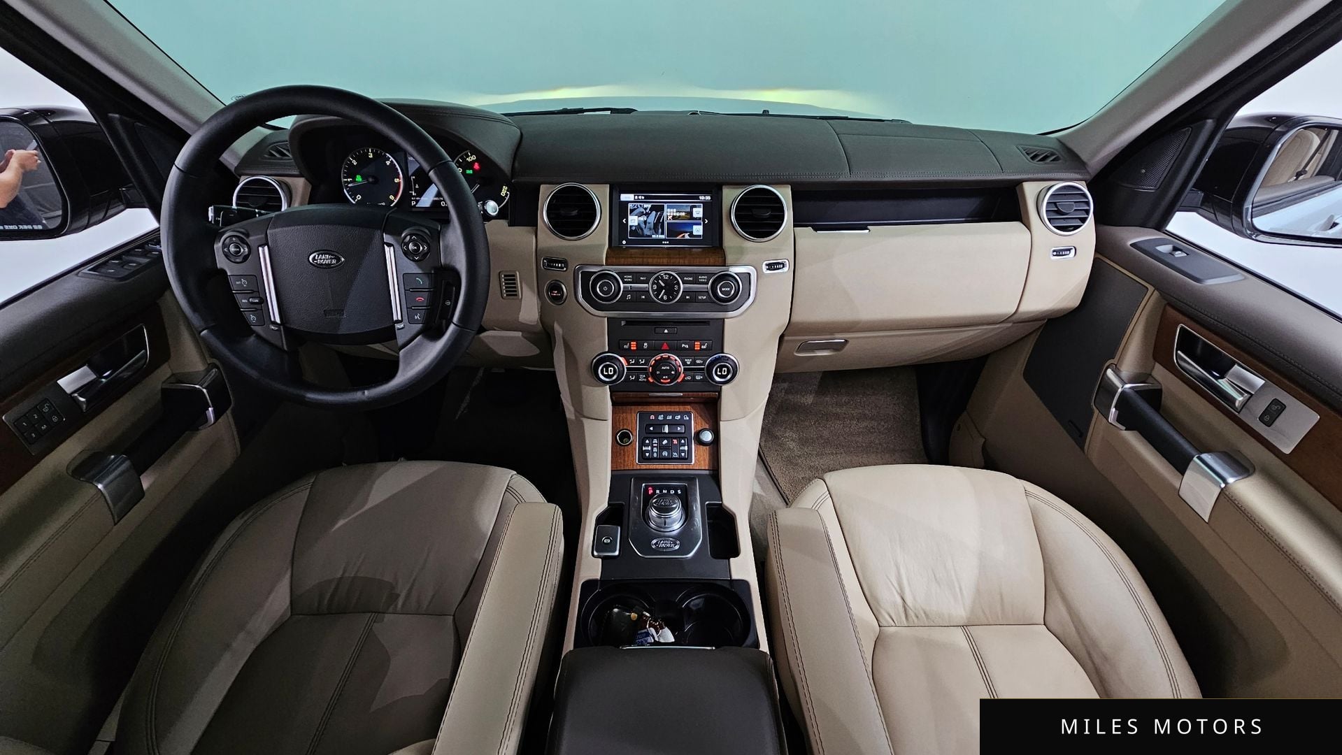 Land Rover Discovery 2016 — миниатюра 7