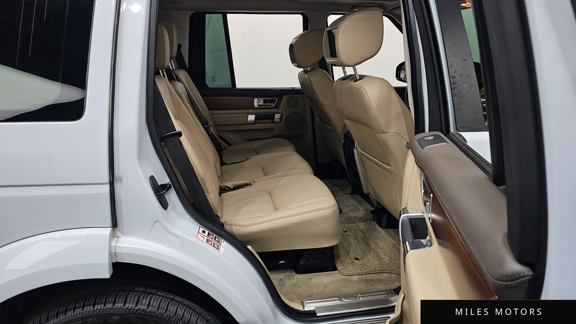 Land Rover Discovery 2016 — миниатюра 11