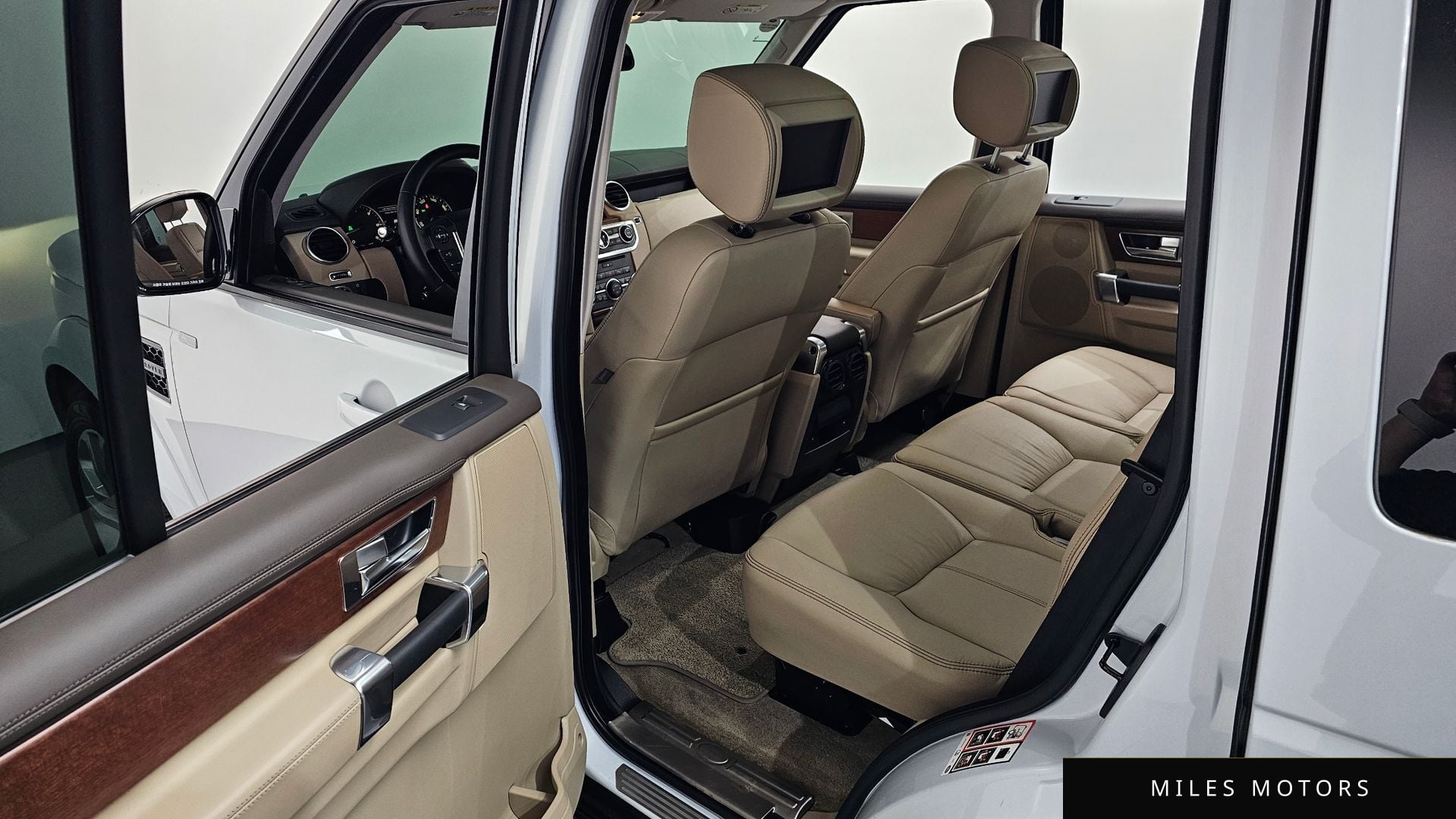 Land Rover Discovery 2016 — миниатюра 12