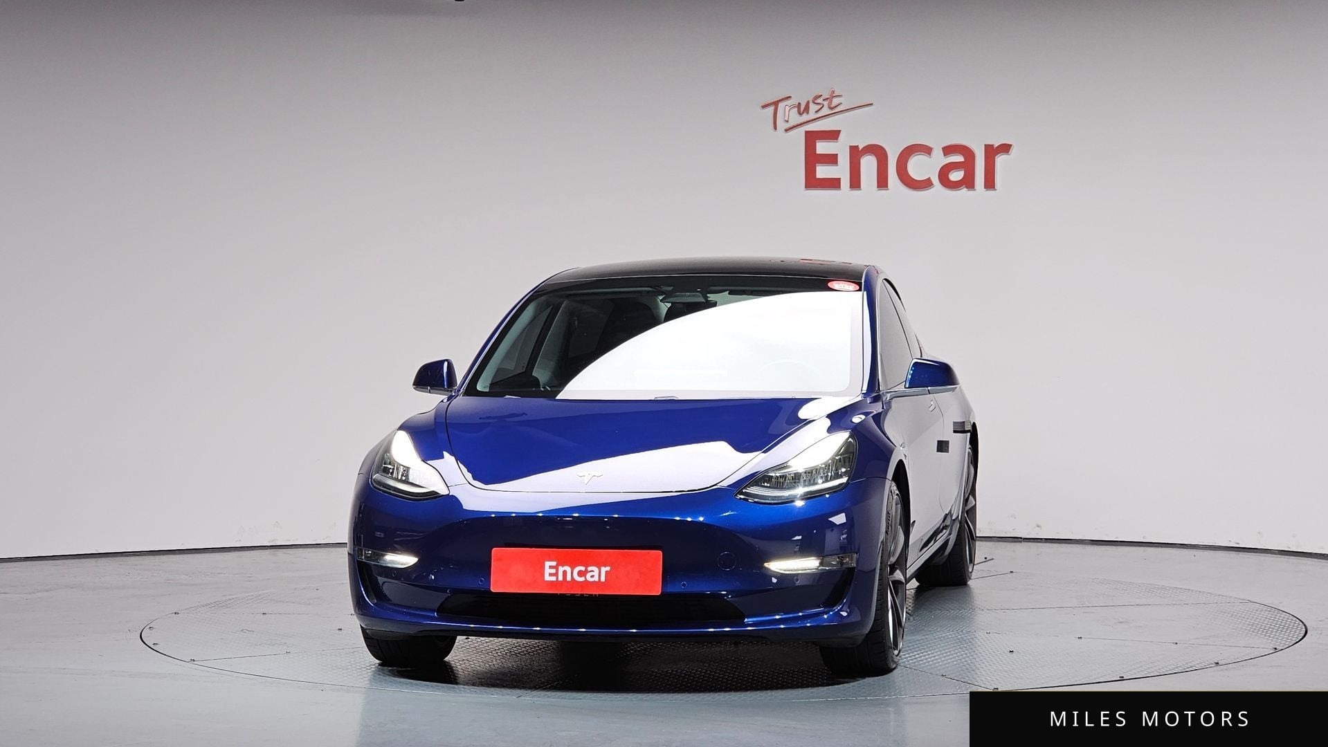 Tesla Model 3 2020 — миниатюра 3