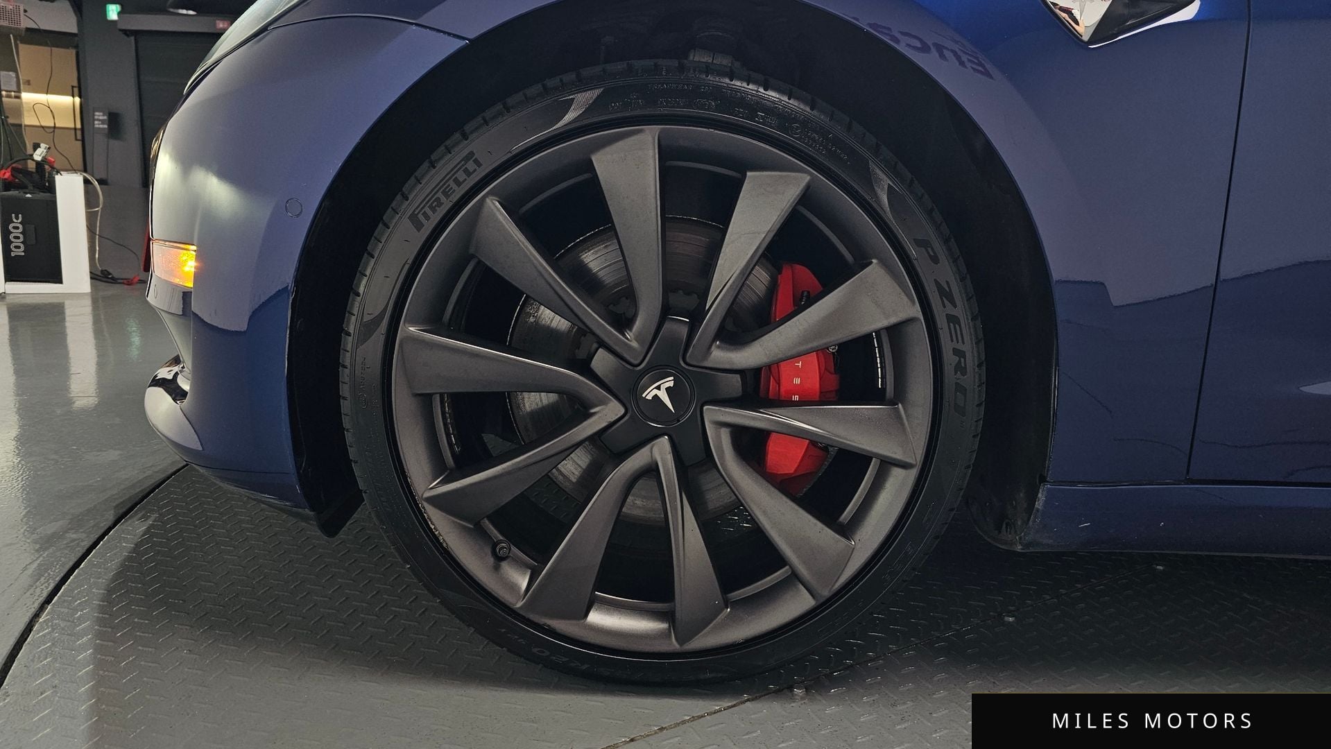 Tesla Model 3 2020 — миниатюра 5
