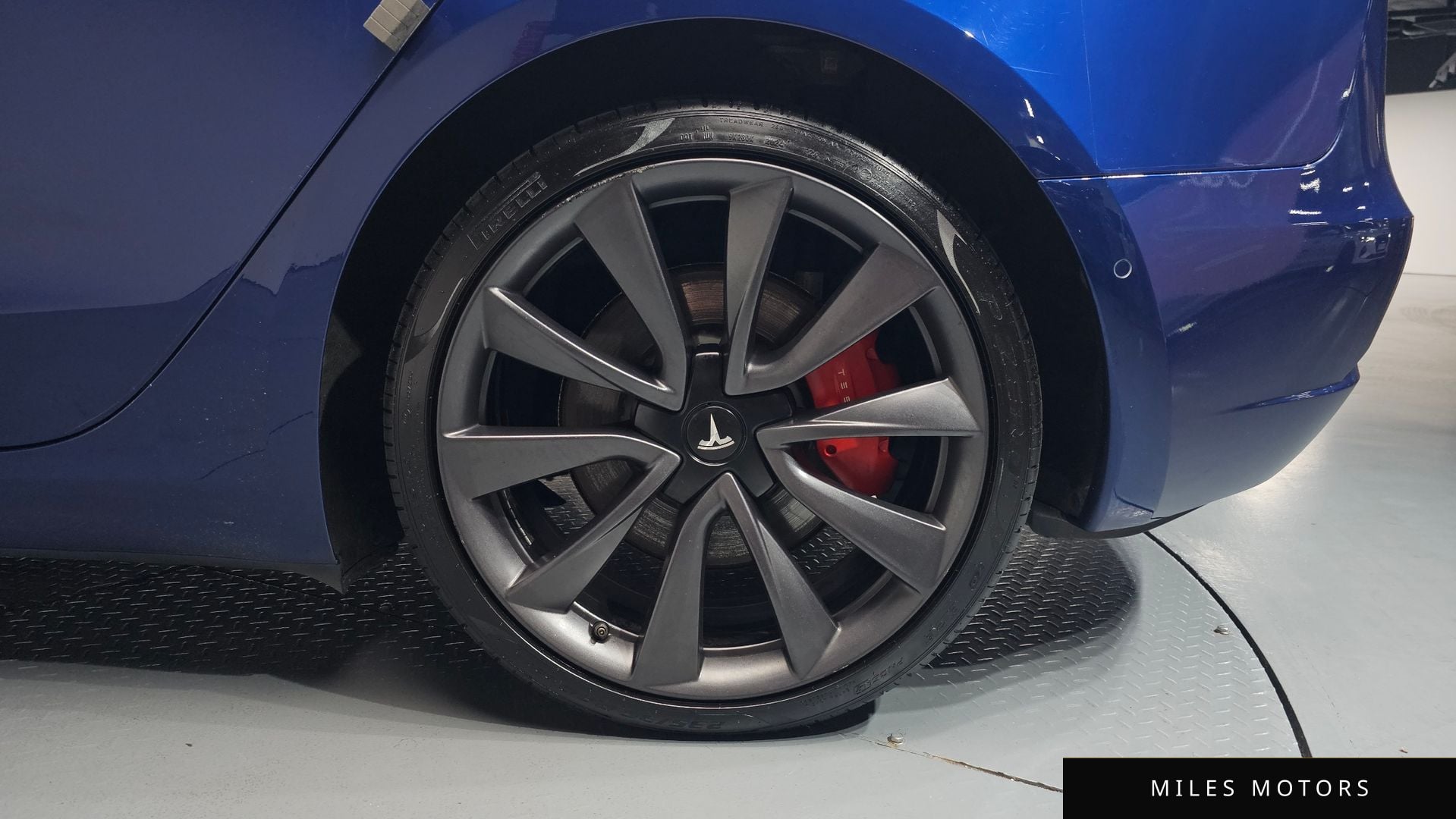 Tesla Model 3 2020 — миниатюра 7