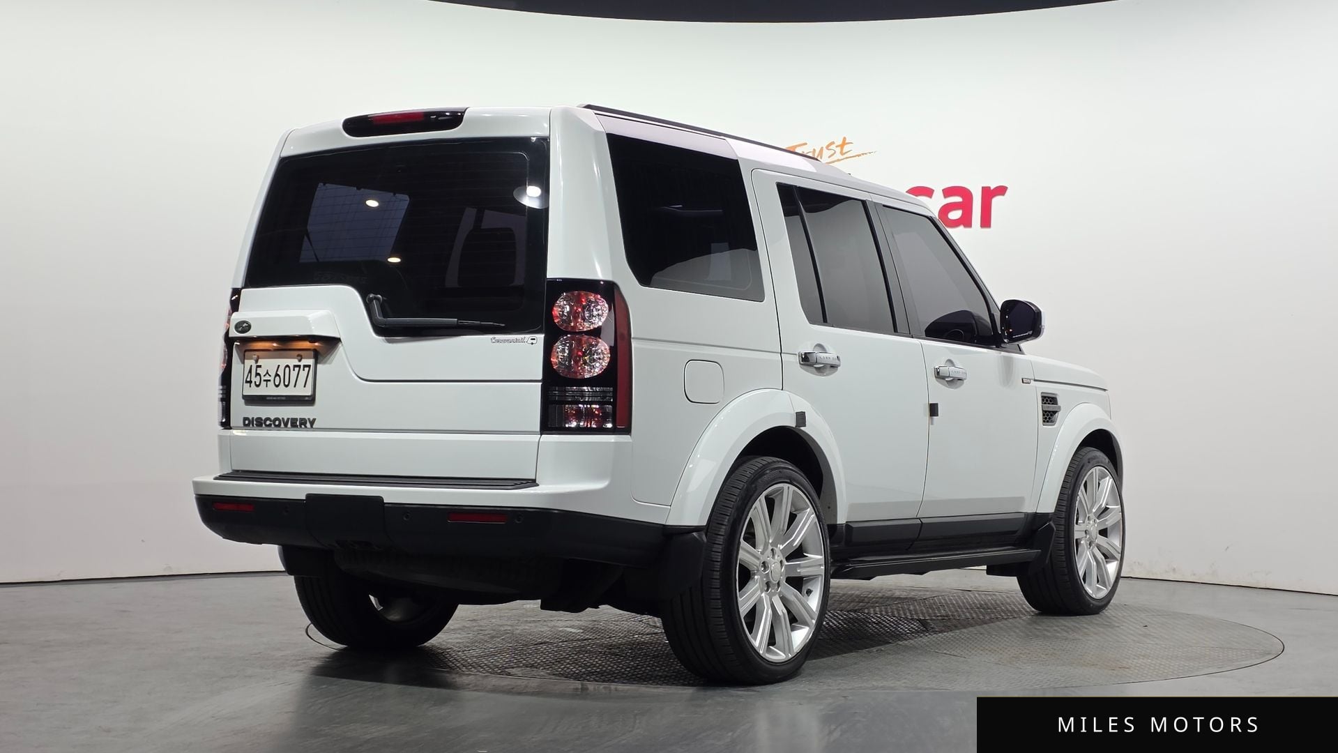 Land Rover Discovery 2015 — миниатюра 2