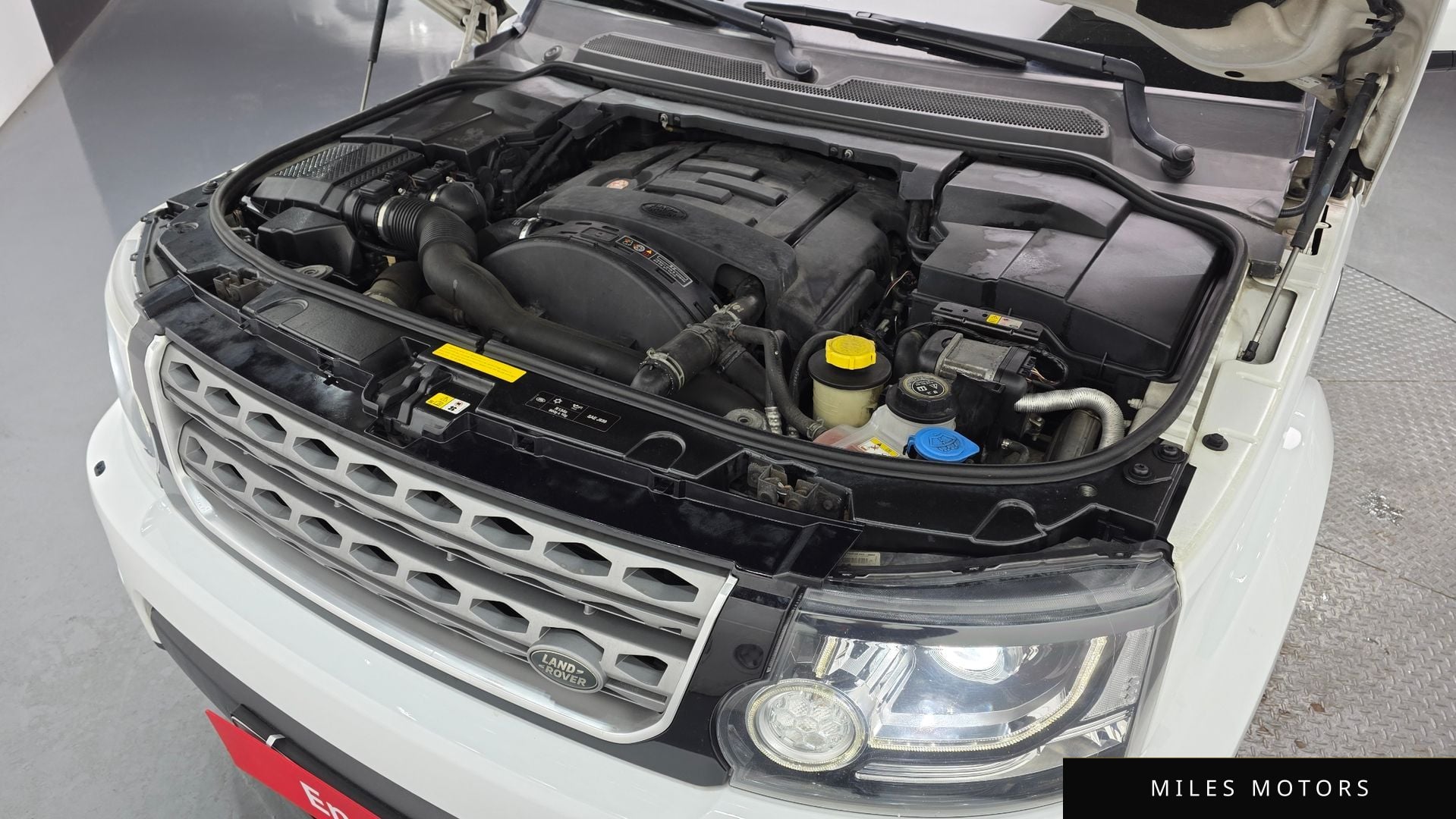 Land Rover Discovery 2015 — миниатюра 6