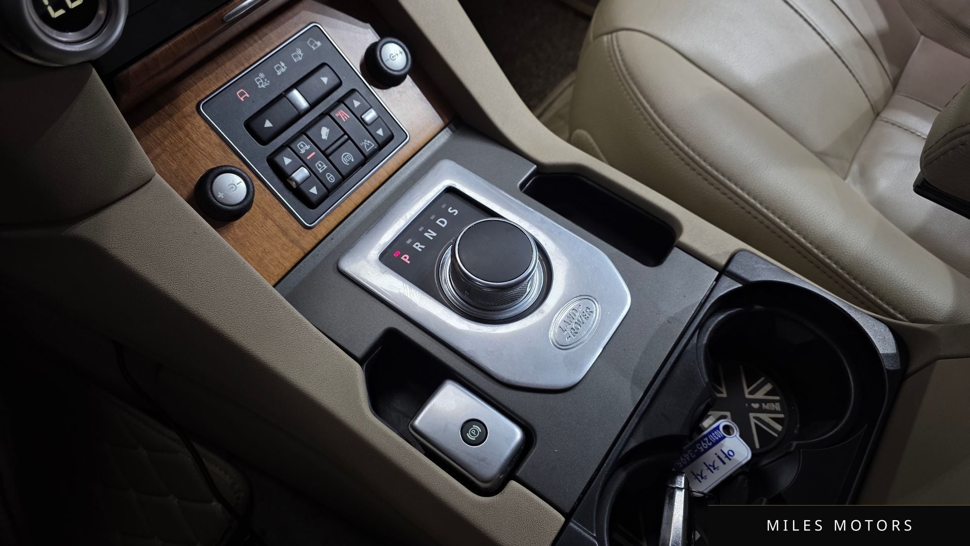Land Rover Discovery 2015 — миниатюра 9