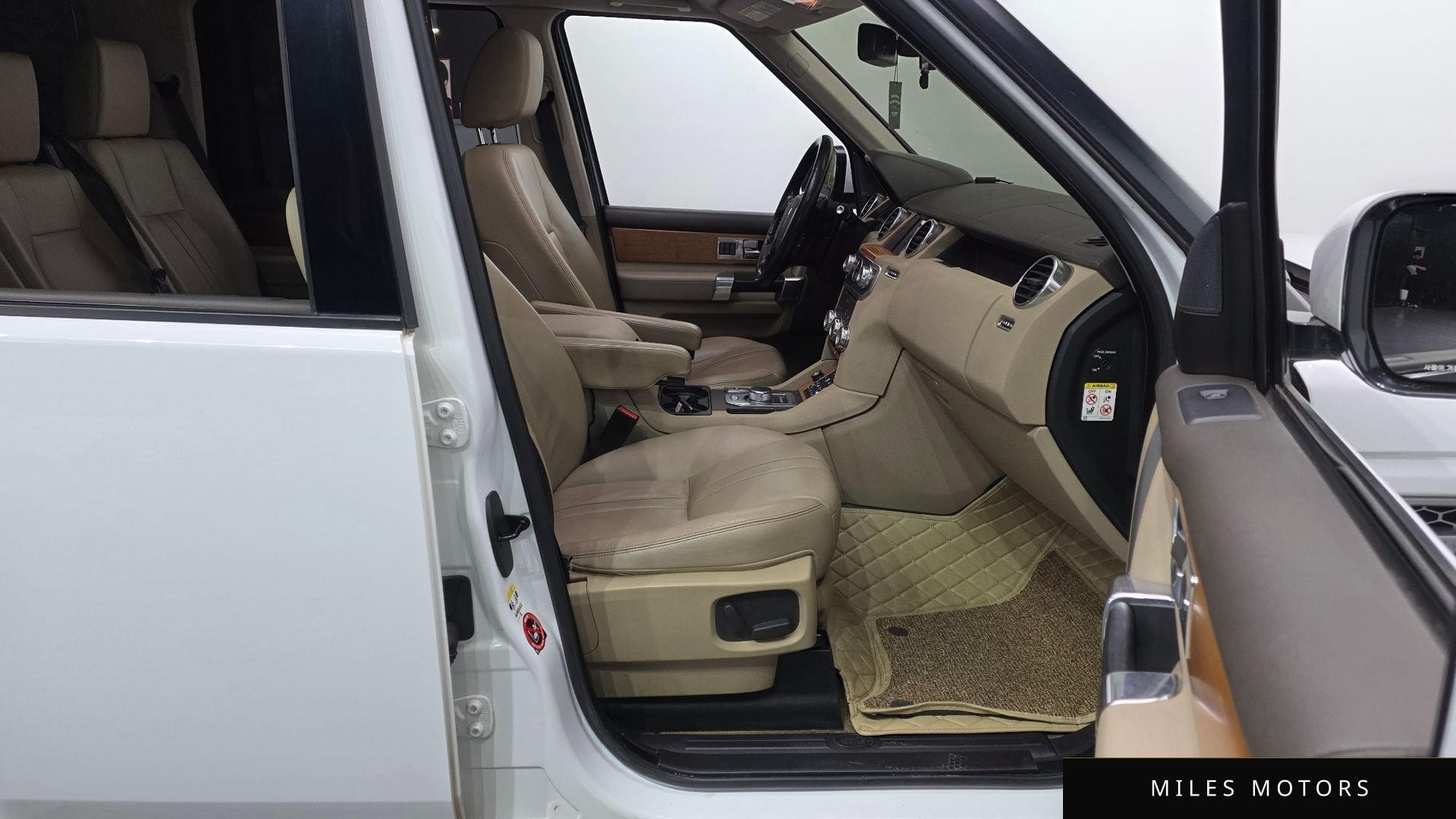 Land Rover Discovery 2015 — миниатюра 11