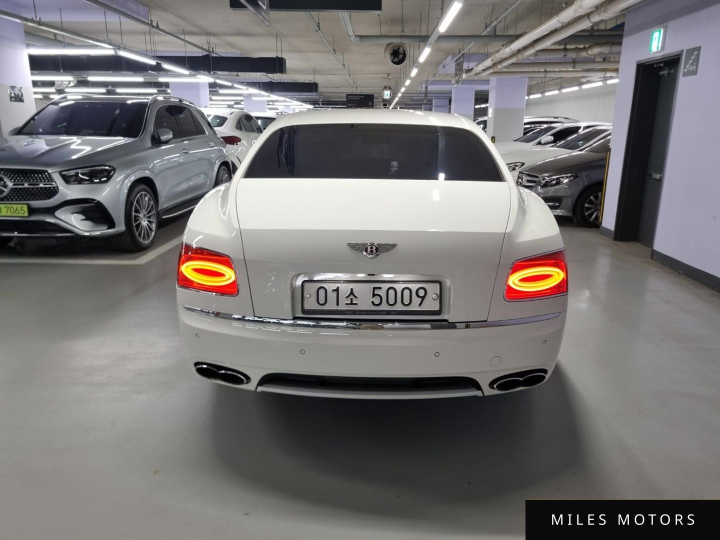 Bentley Flying Spur 2018 — миниатюра 4