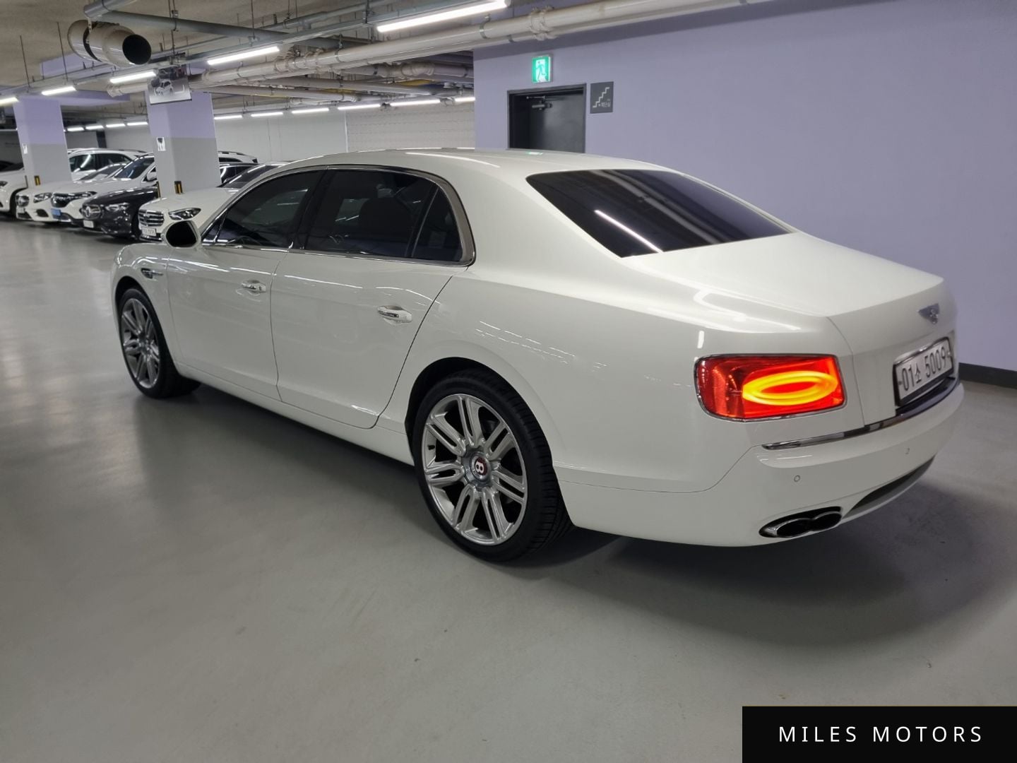 Bentley Flying Spur 2018 — миниатюра 5