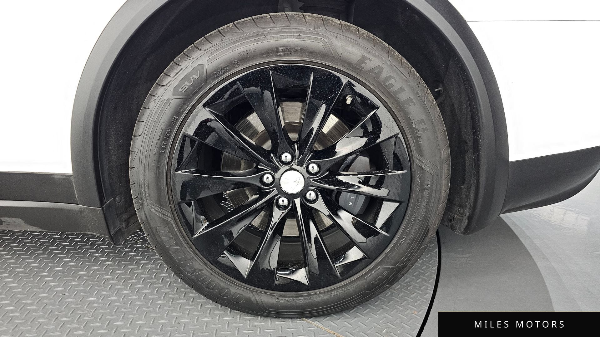 Tesla Model X 2020 — миниатюра 7