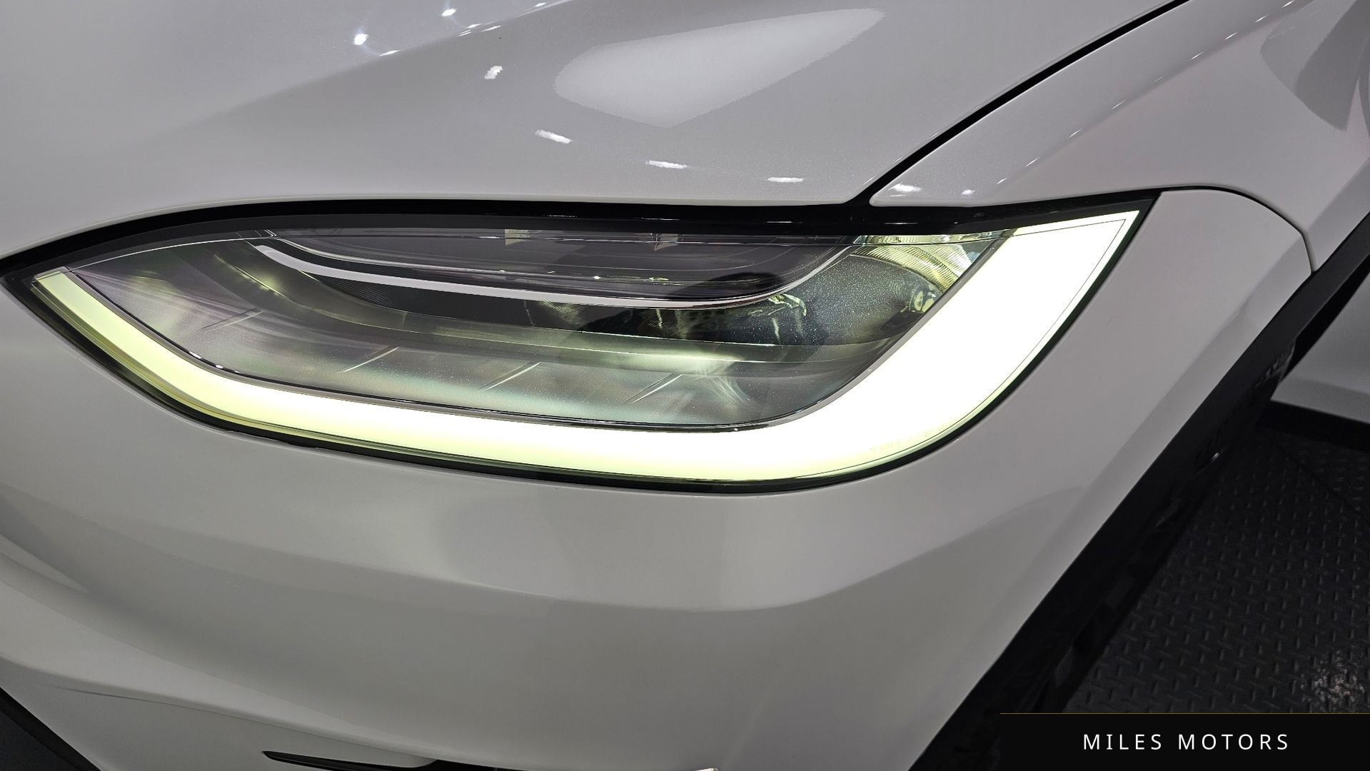 Tesla Model X 2020 — миниатюра 8