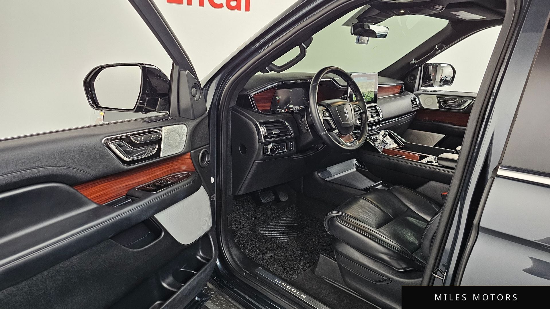 Lincoln Navigator 2021 — миниатюра 10
