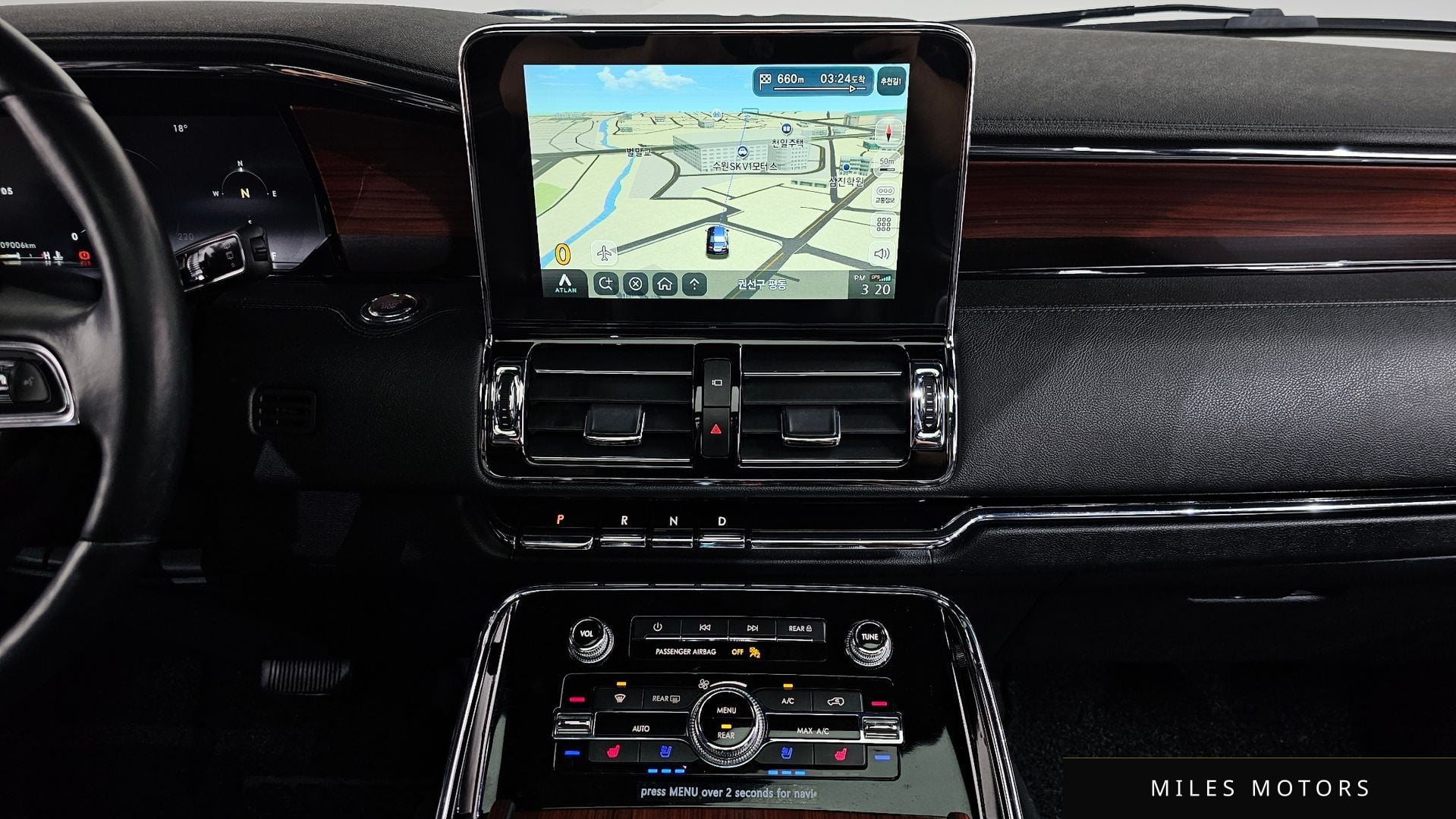 Lincoln Navigator 2021 — миниатюра 12