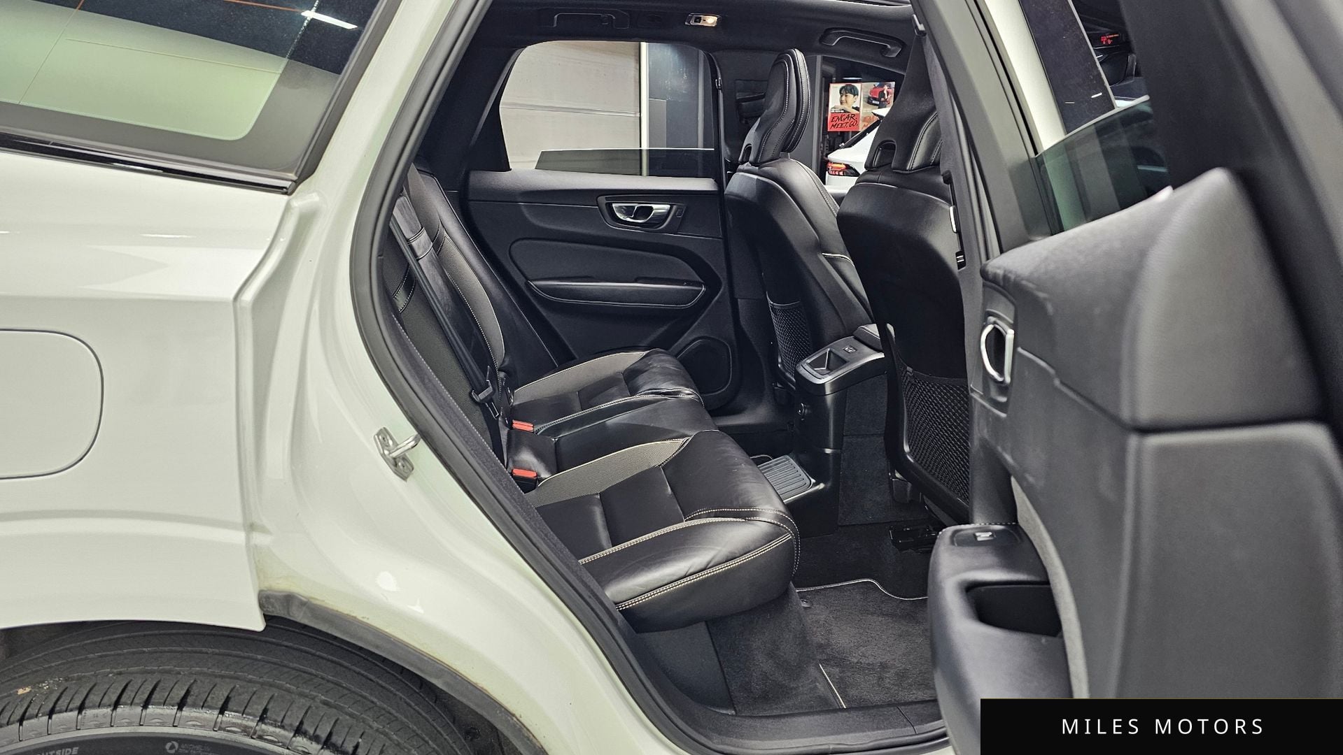 Volvo XC60 2021 — миниатюра 12