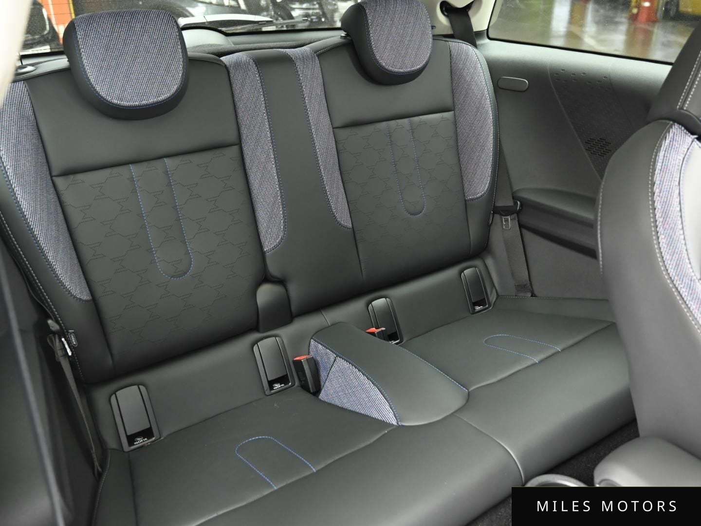 MINI Cooper 2025 — миниатюра 12