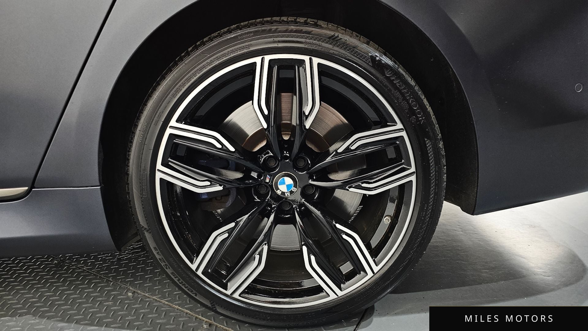 BMW 7 Series (G11) 2018 — миниатюра 7