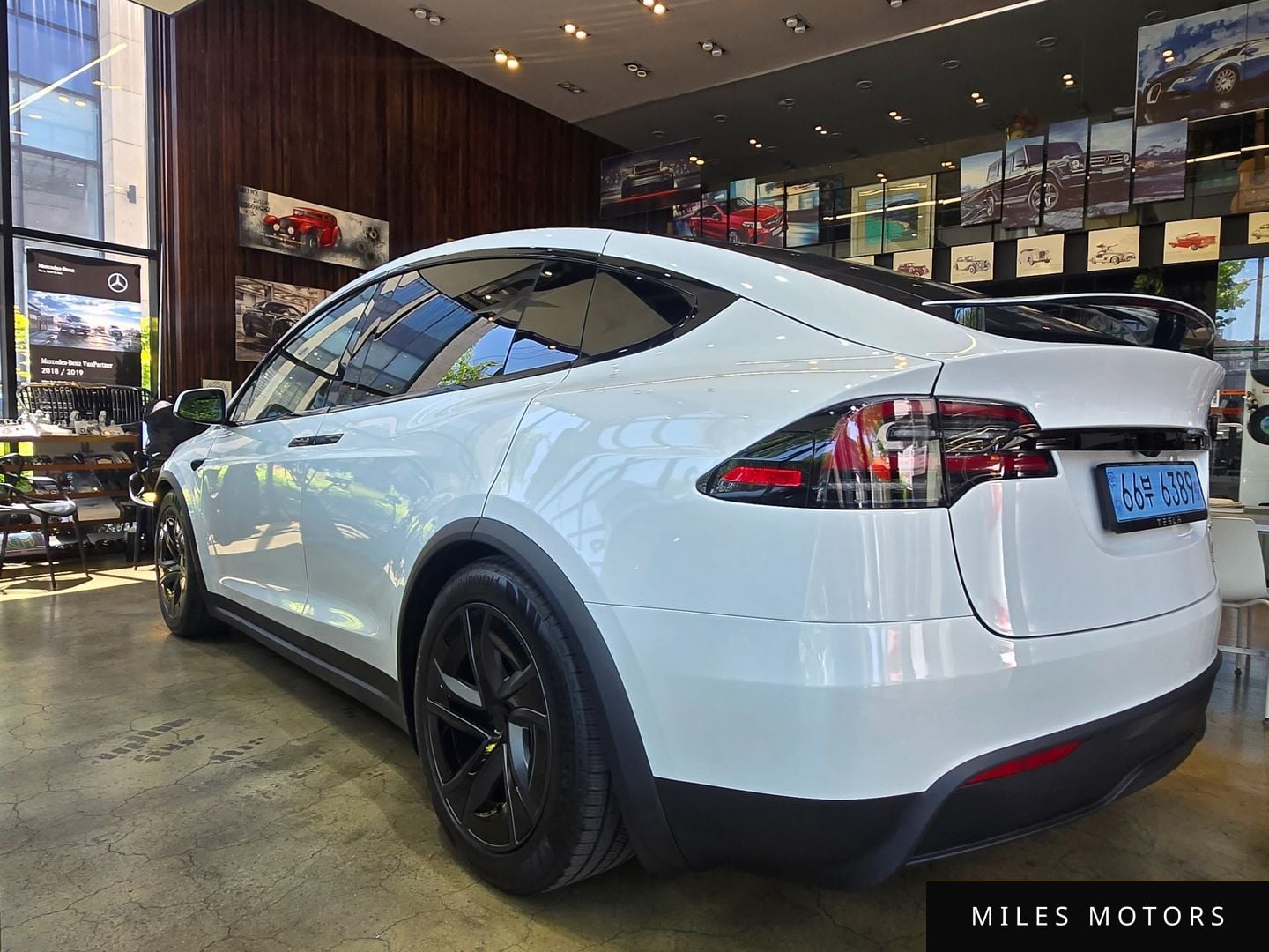 Tesla Model X 2026 — миниатюра 2