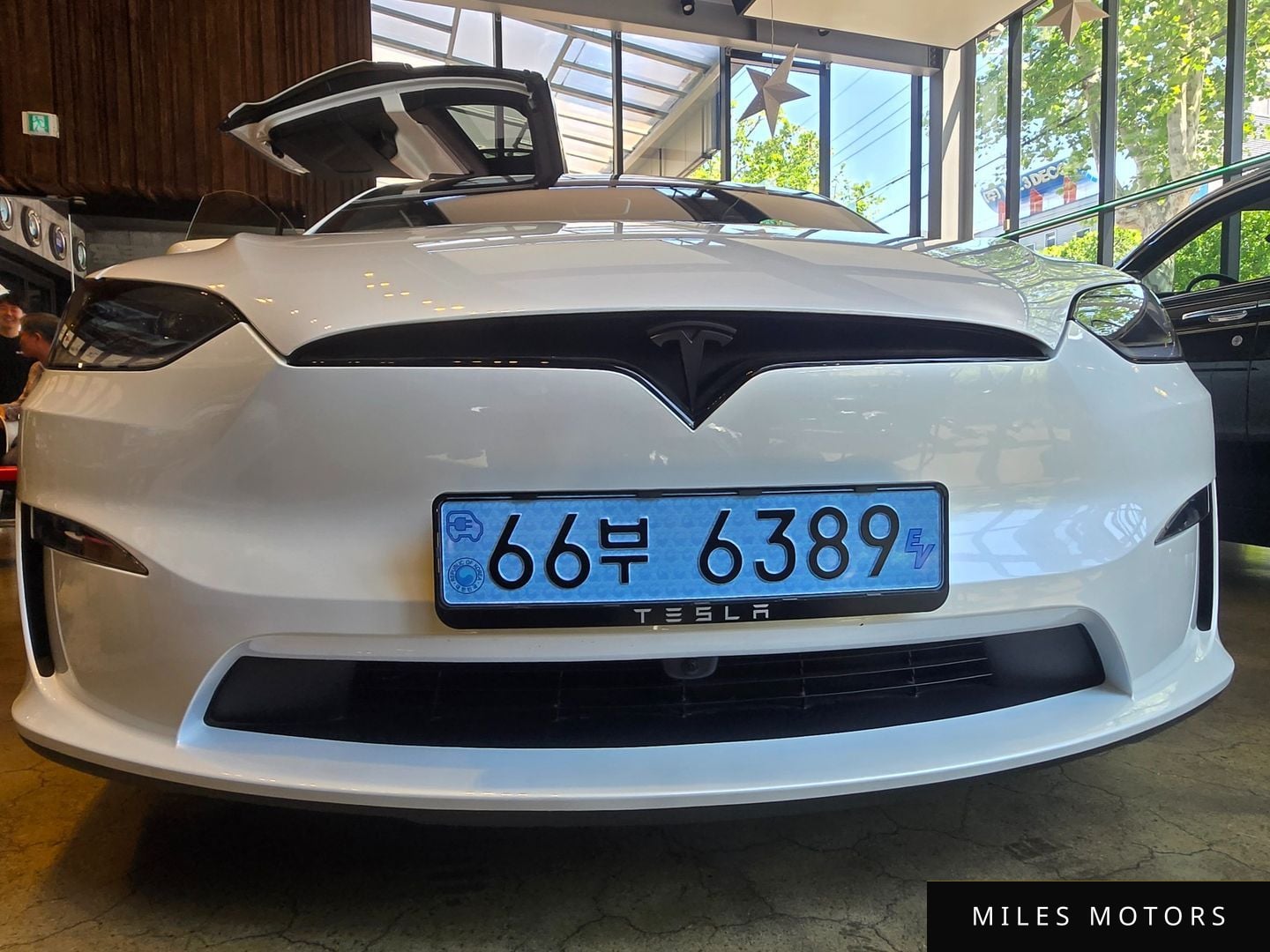 Tesla Model X 2026 — миниатюра 3