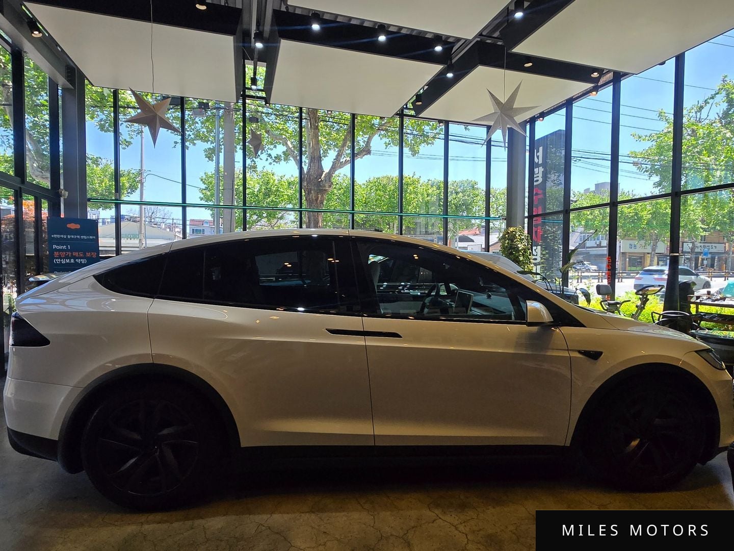 Tesla Model X 2026 — миниатюра 12