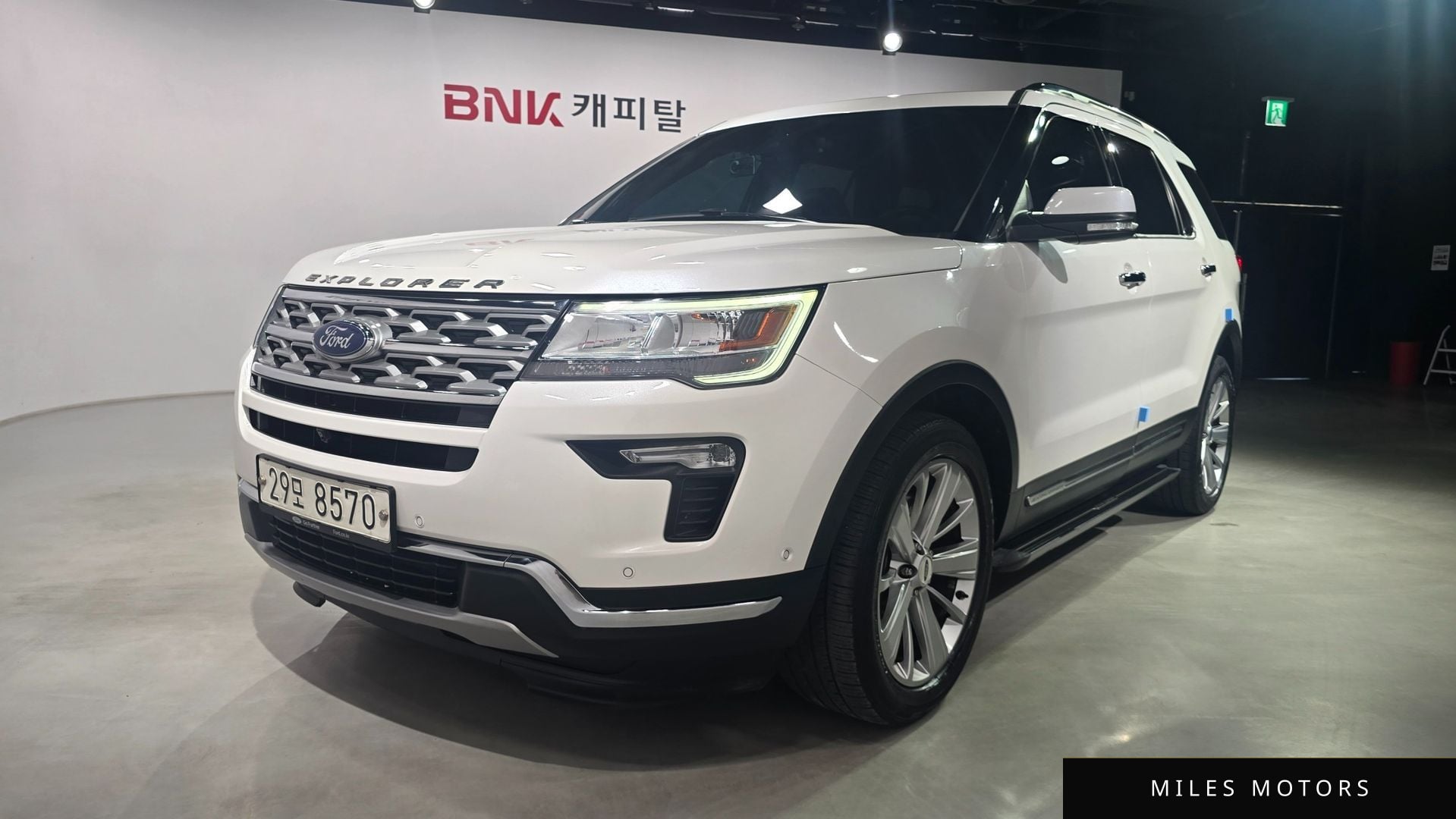 Ford Explorer 2018 — фото 1 из 12