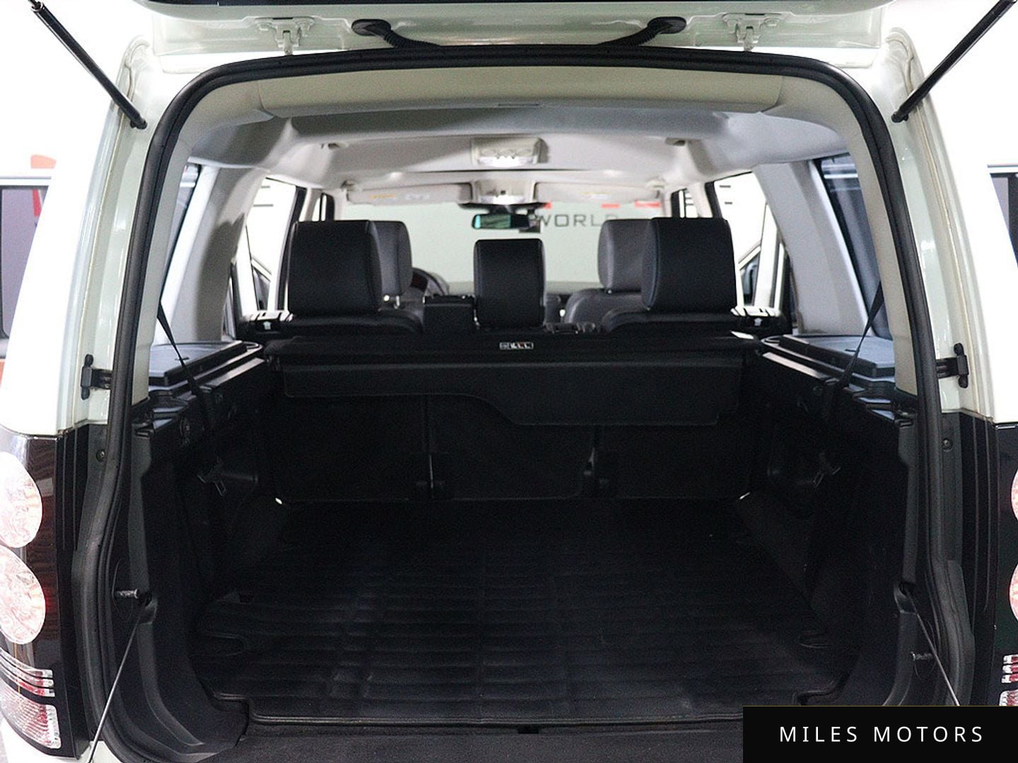 Land Rover Discovery 2014 — миниатюра 5