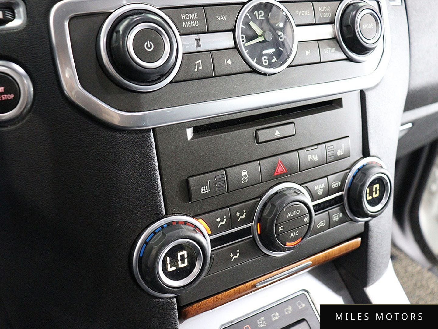 Land Rover Discovery 2014 — миниатюра 7