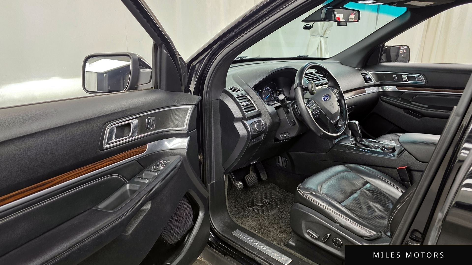 Ford Explorer 2016 — миниатюра 10
