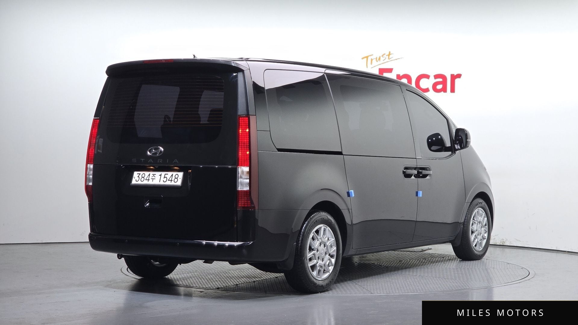 Hyundai Staria 2023 — миниатюра 2