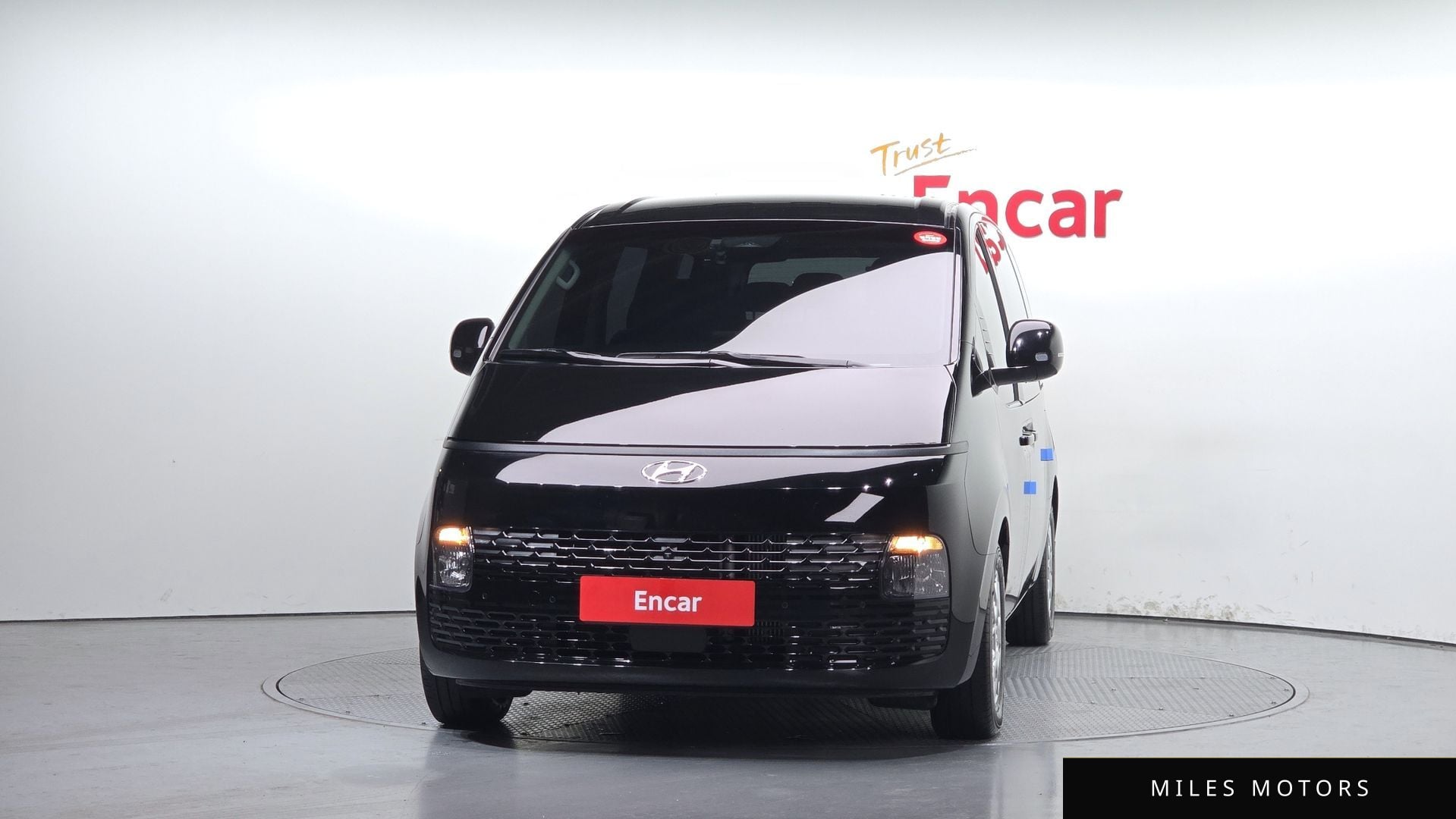 Hyundai Staria 2023 — миниатюра 3