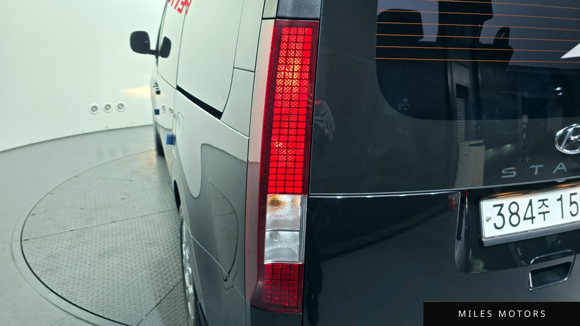 Hyundai Staria 2023 — миниатюра 9