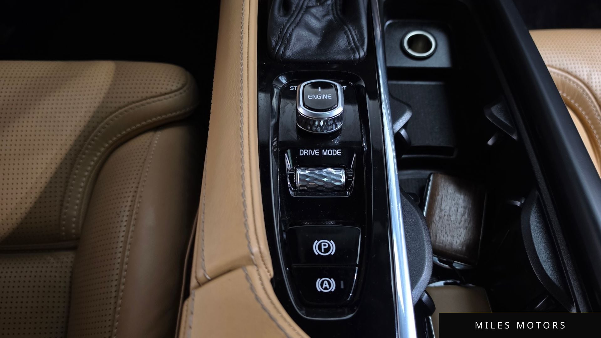 Volvo XC90 2017 — миниатюра 12