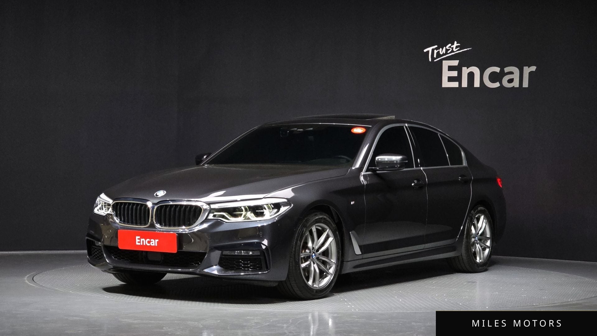 BMW 5 Series (G30) 2020 — фото 1 из 12