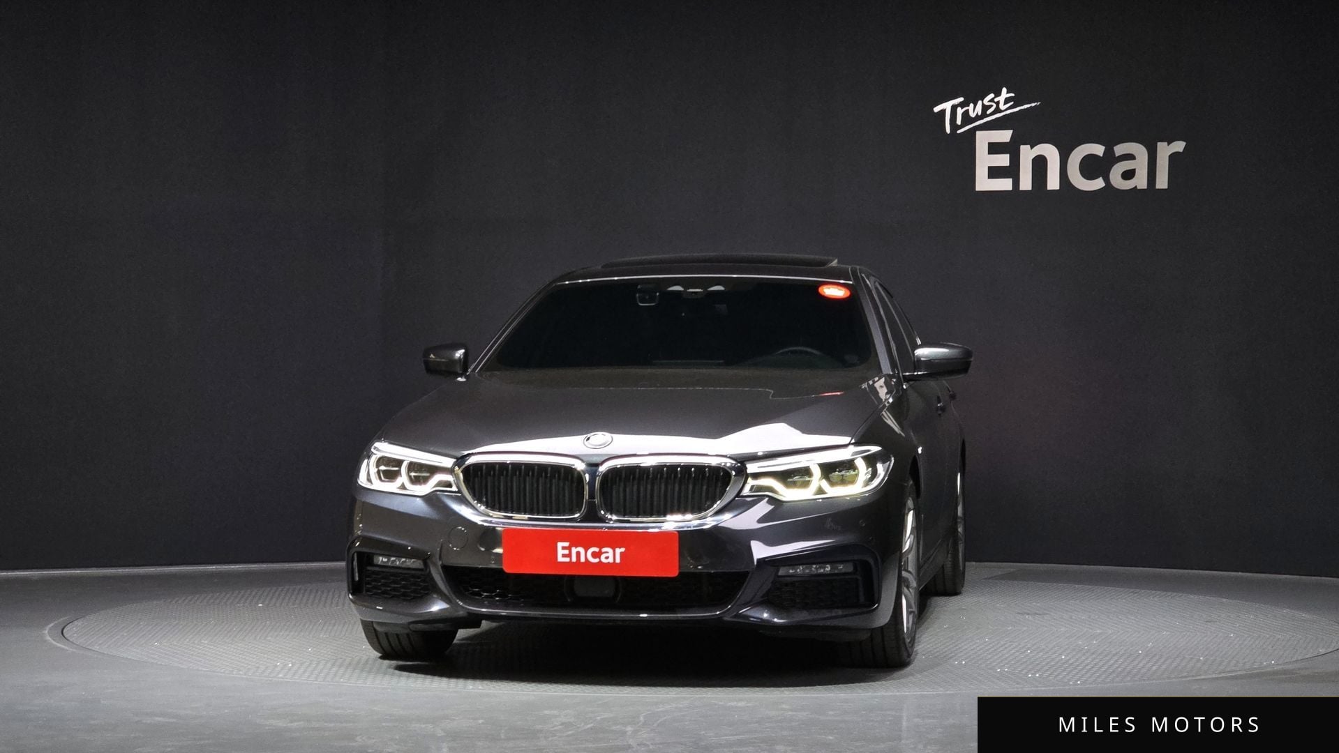 BMW 5 Series (G30) 2020 — миниатюра 3