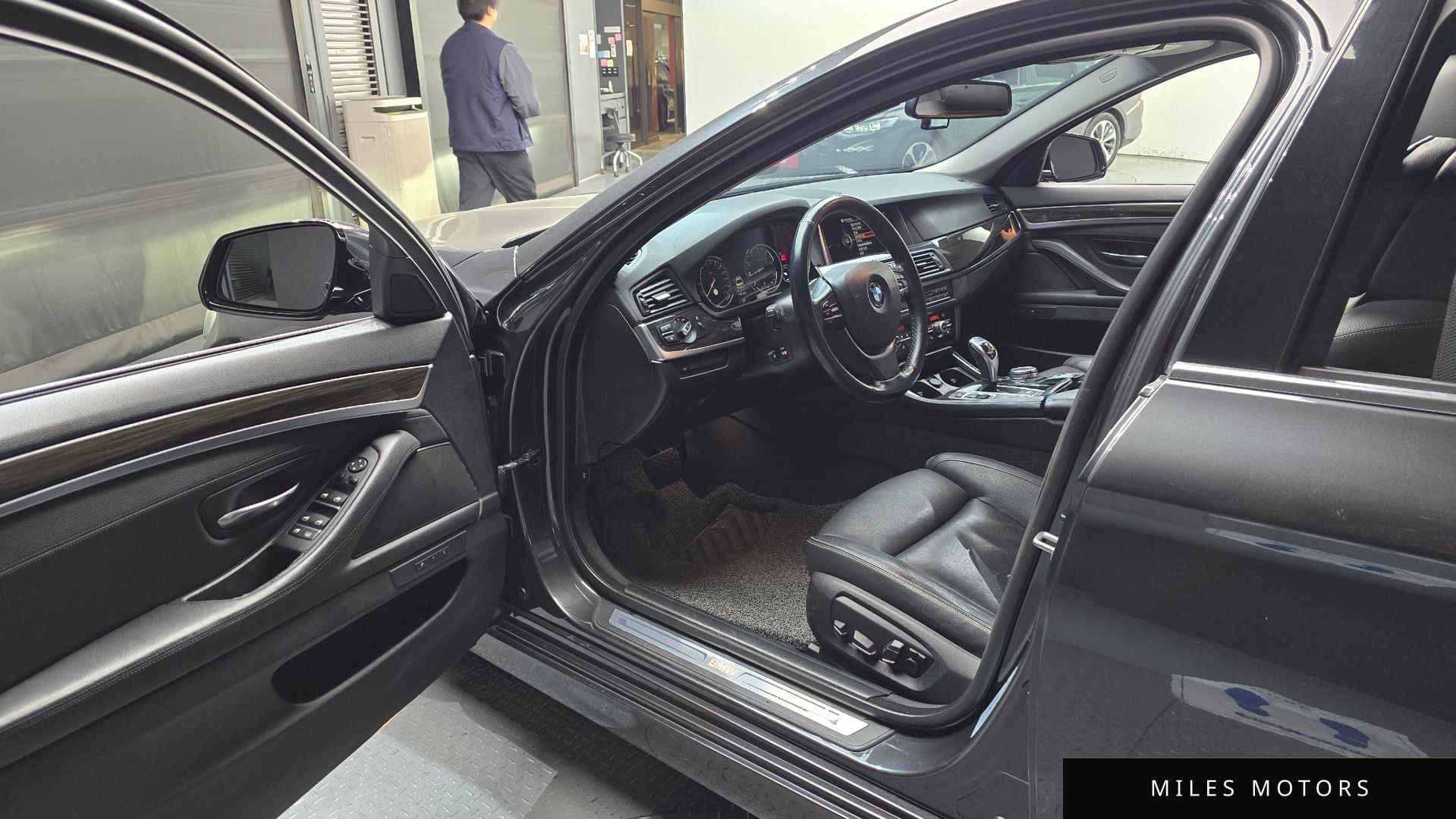 BMW 5 Series (F10) 2015 — миниатюра 10